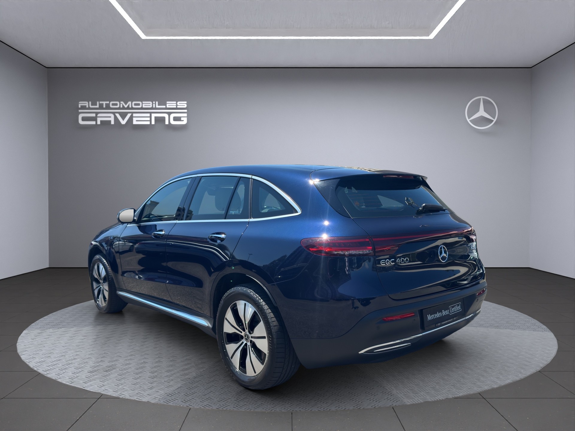 MERCEDES-BENZ EQC 400 4Matic-showroom-element-2