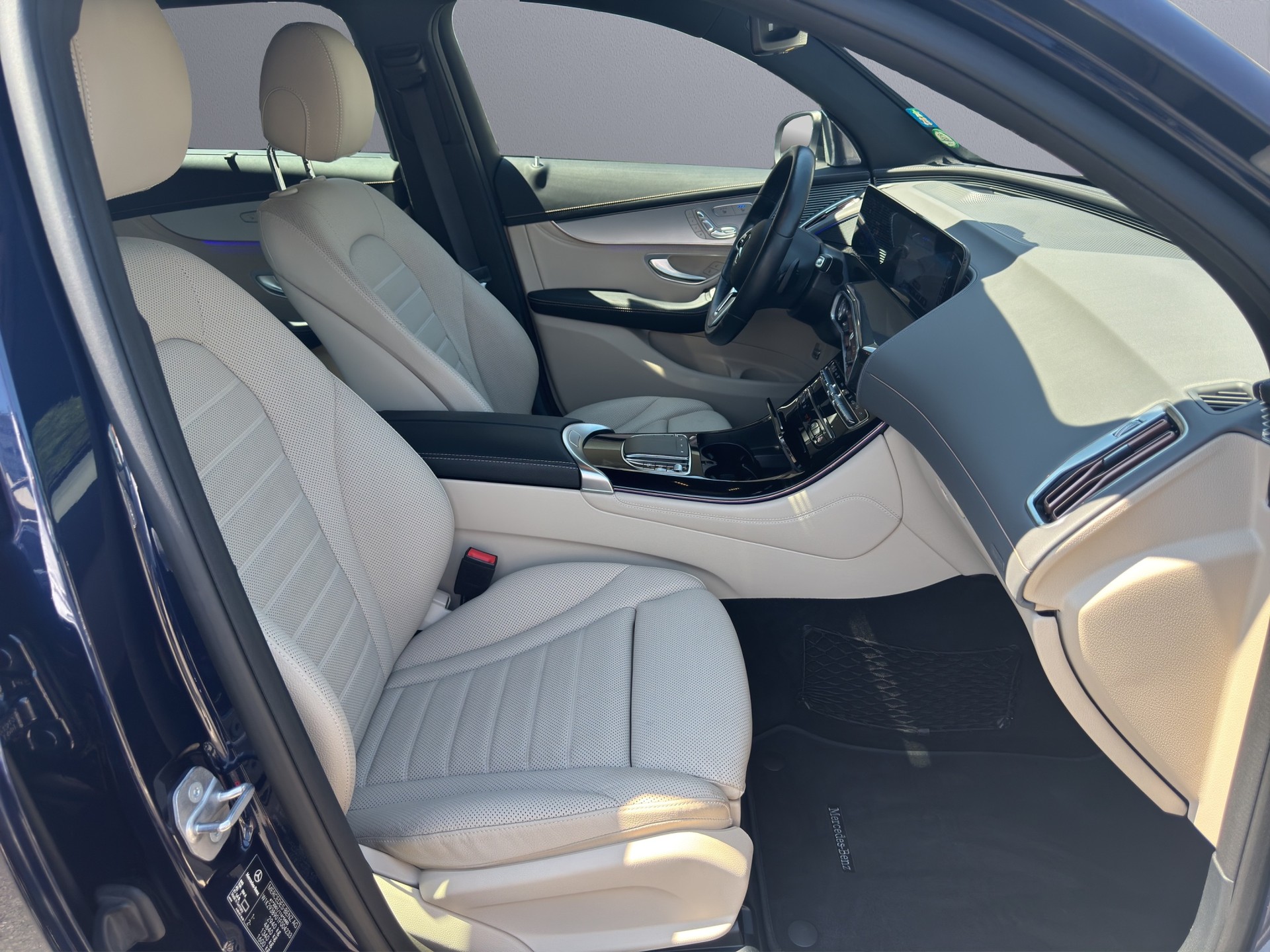 MERCEDES-BENZ EQC 400 4Matic-image-15
