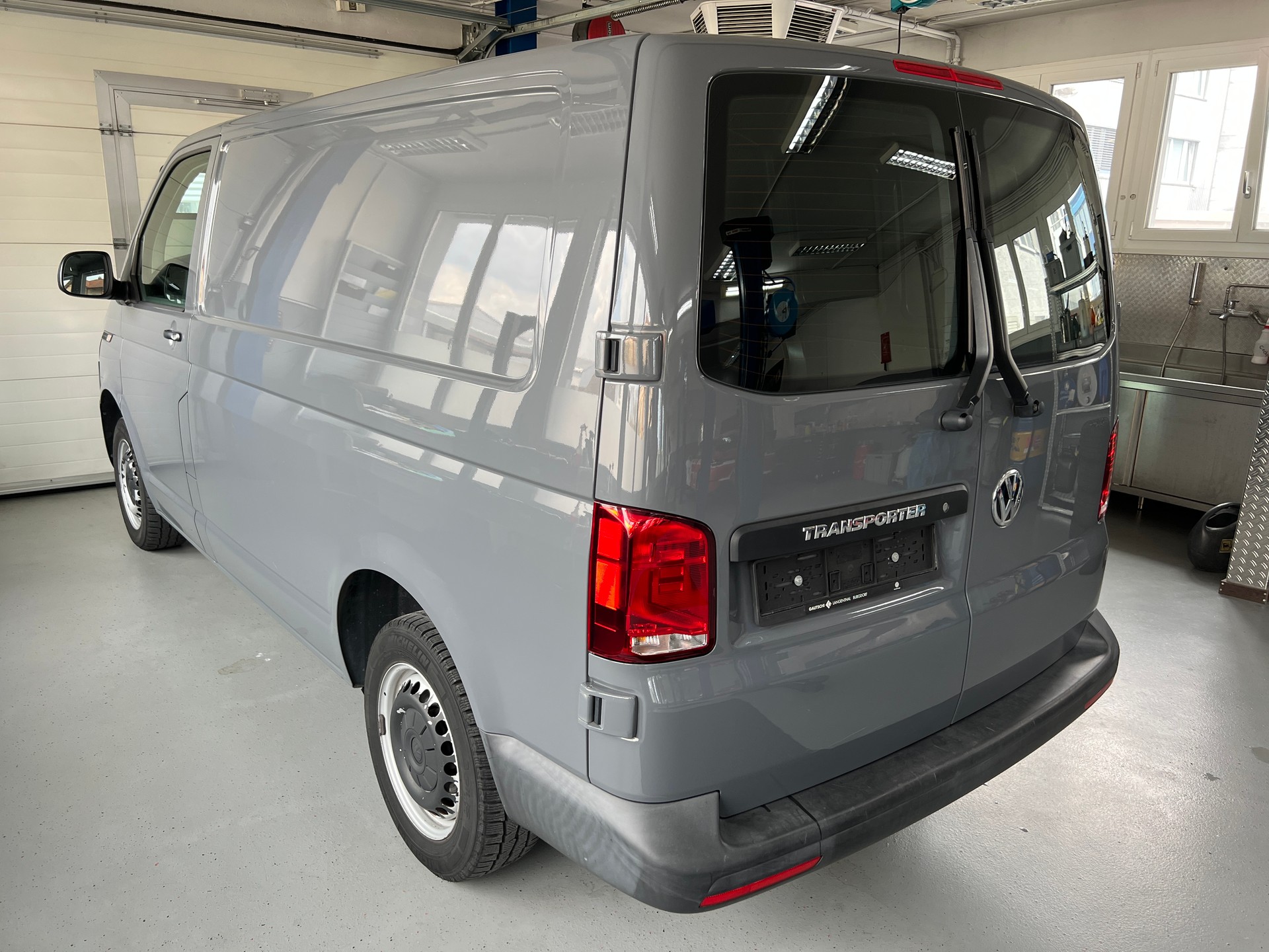 VW T6.1 2.0 TDI Entry-image-2