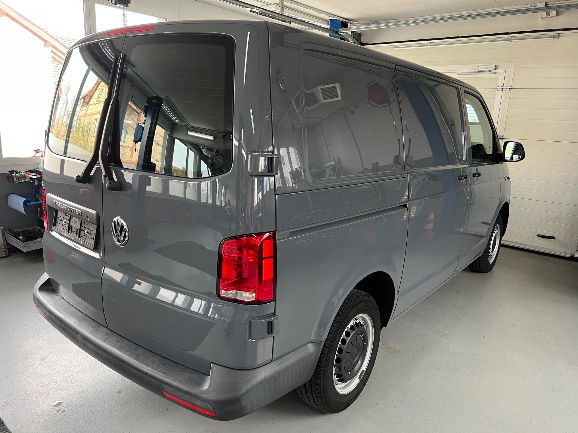 VW T6.1 2.0 TDI Entry-image-3