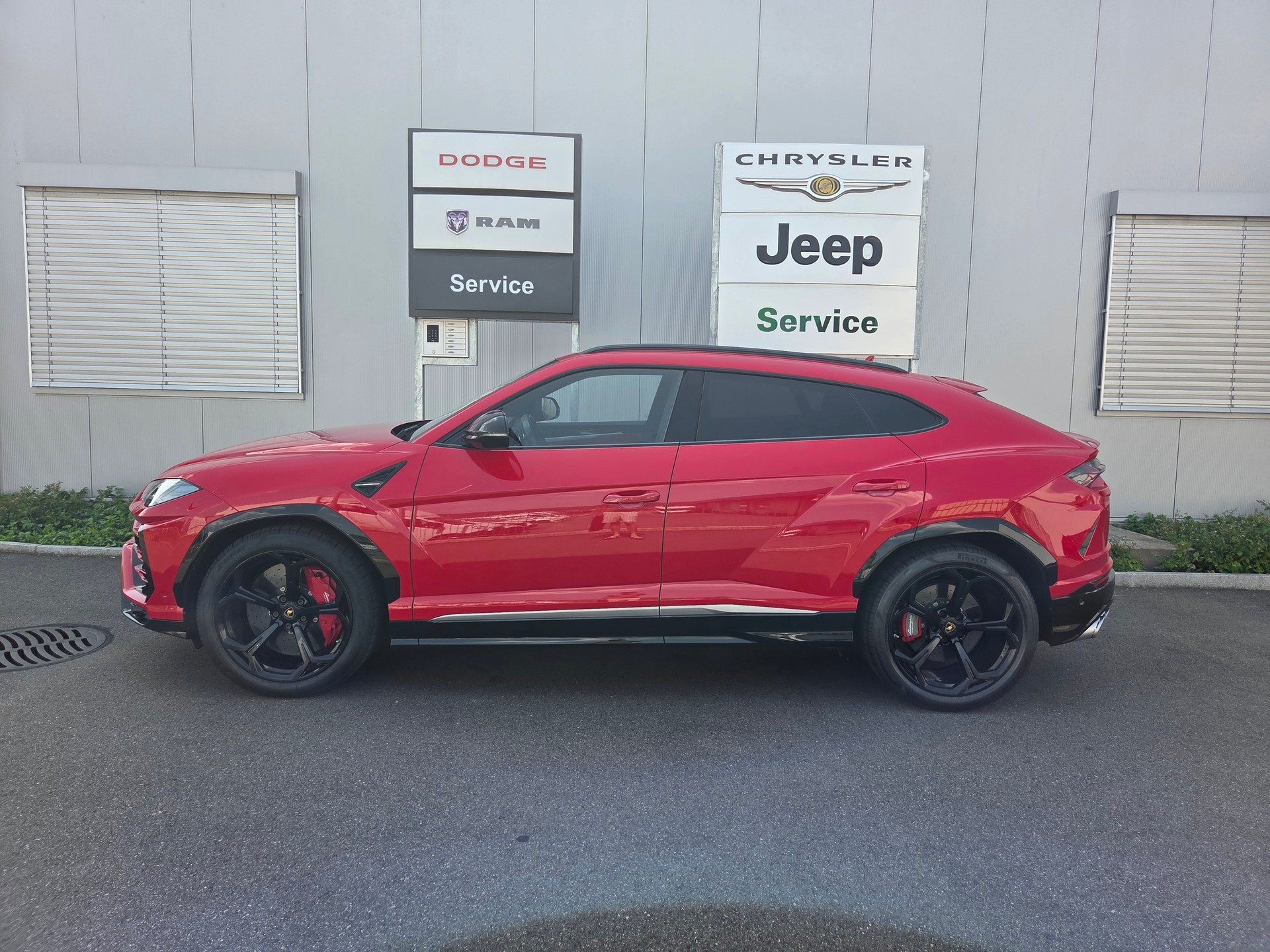 LAMBORGHINI Urus E-Gear