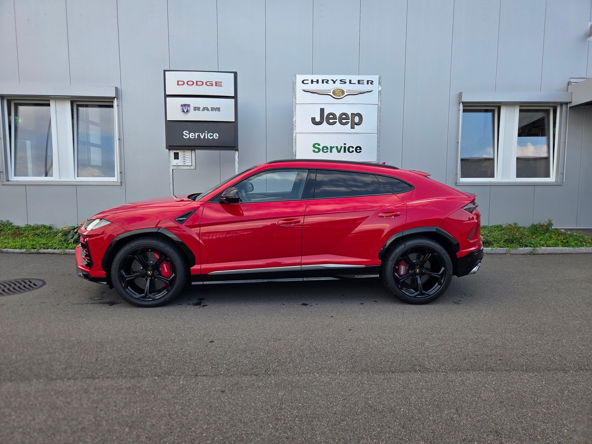 LAMBORGHINI Urus E-Gear