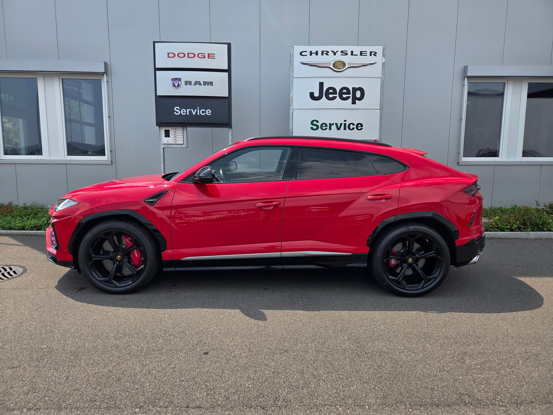 LAMBORGHINI Urus E-Gear