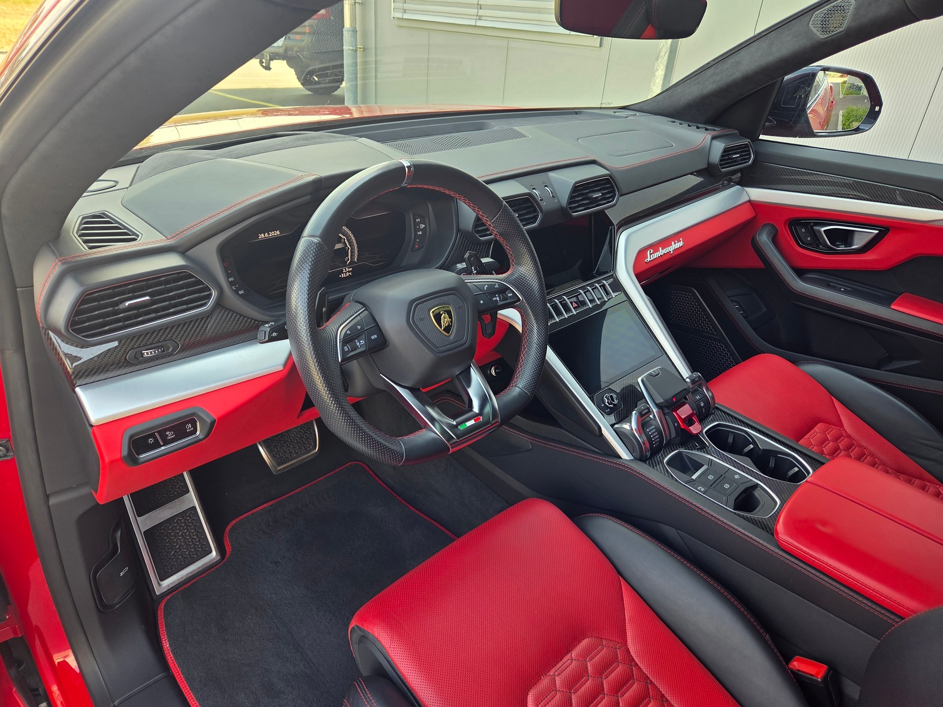 LAMBORGHINI Urus E-Gear-image-6