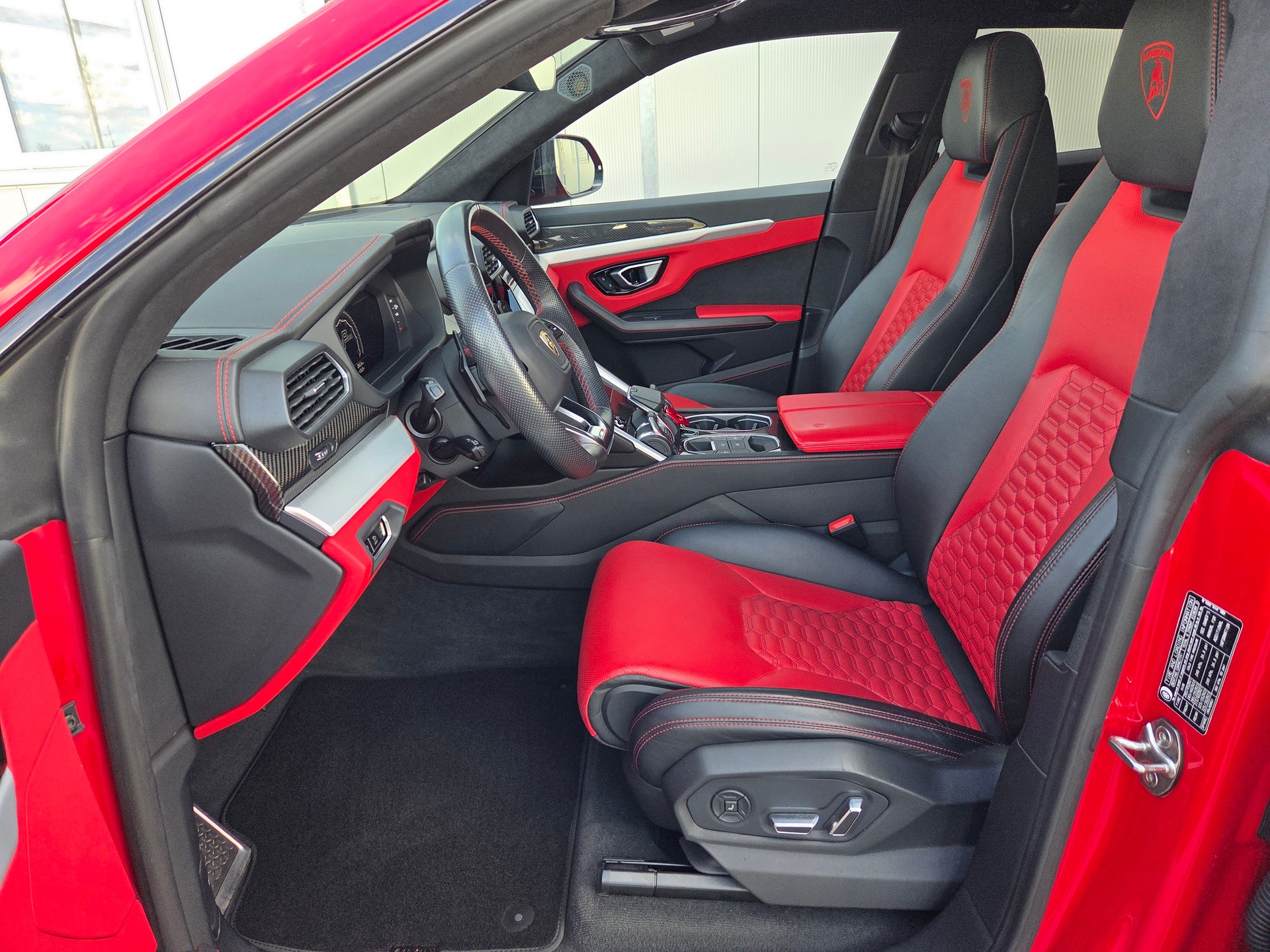 LAMBORGHINI Urus E-Gear-image-4
