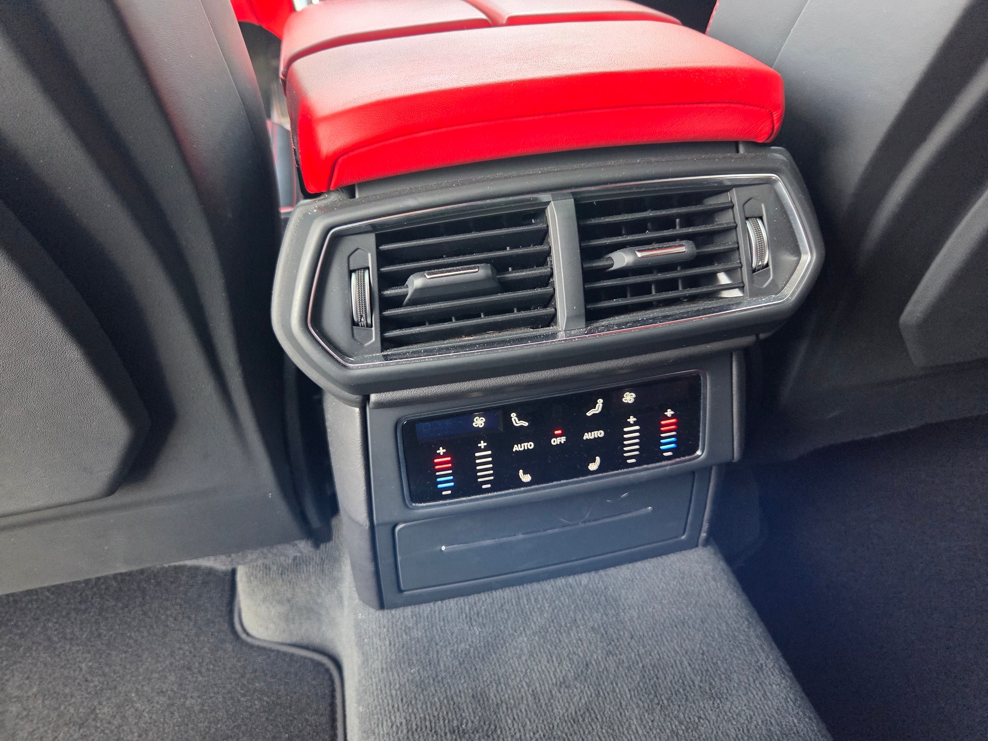 LAMBORGHINI Urus E-Gear-image-6