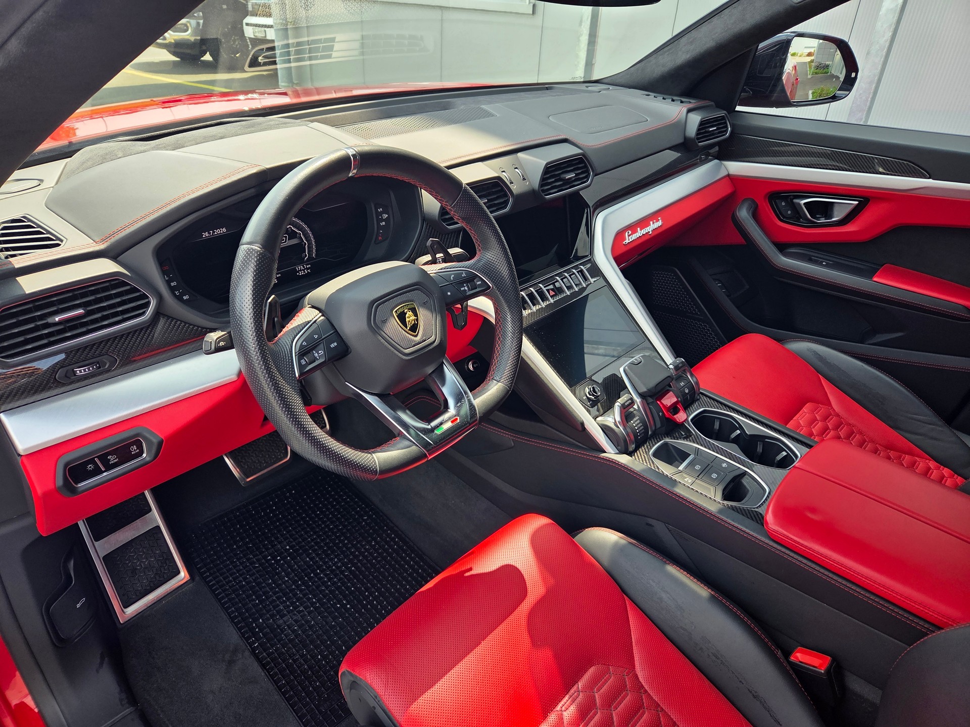 LAMBORGHINI Urus E-Gear-image-5
