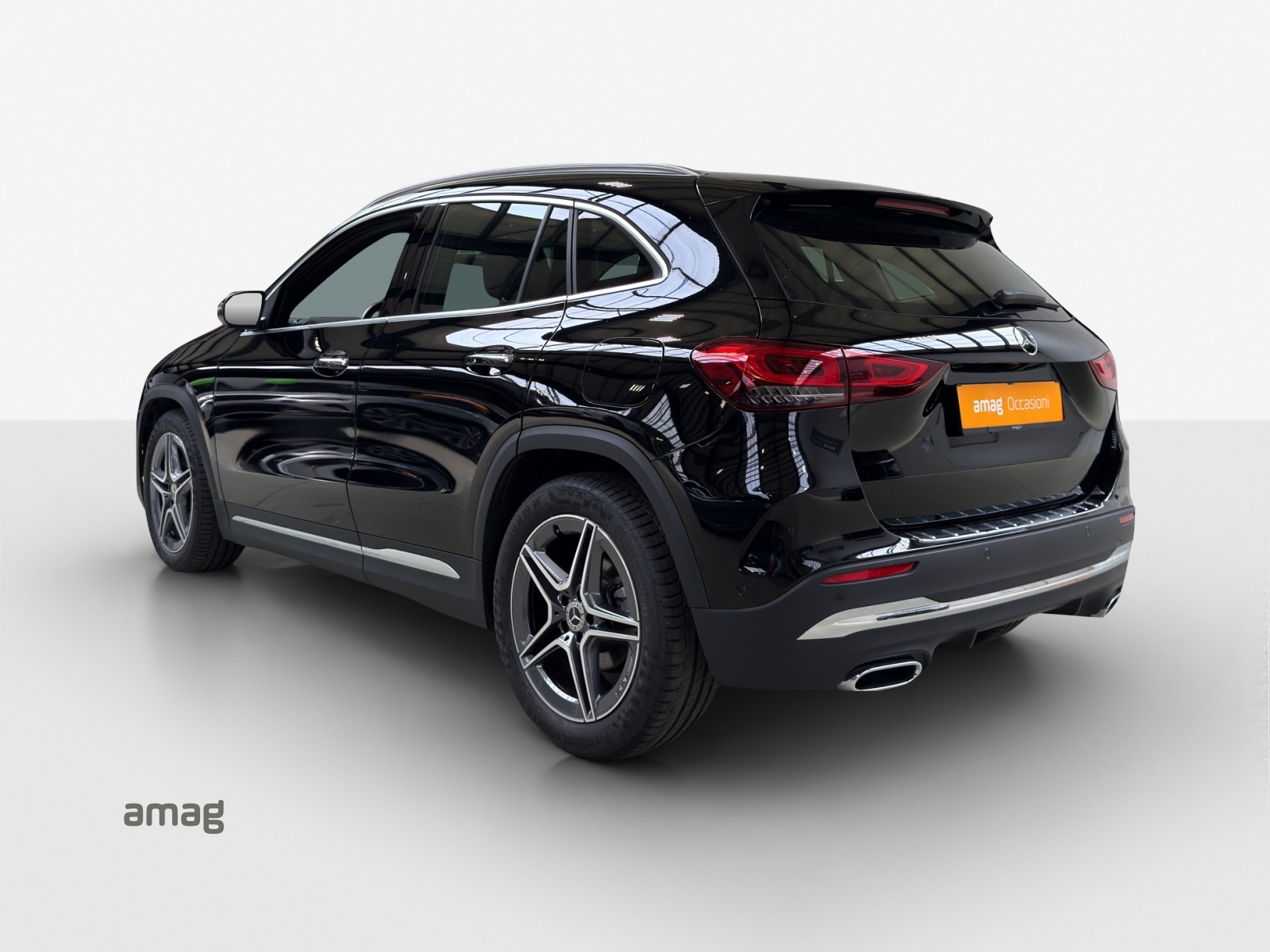 MERCEDES-BENZ GLA 200 4Matic AMG Line 8G-DCT-image-2