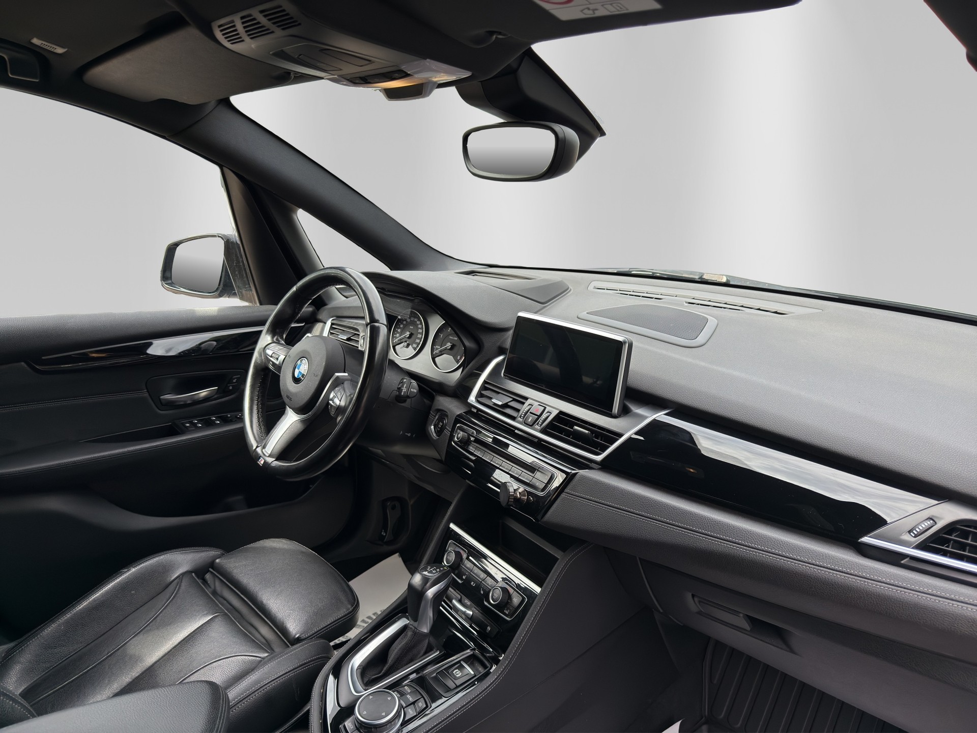 BMW 220d xDrive Active Tourer M Sport Steptronic-image-12