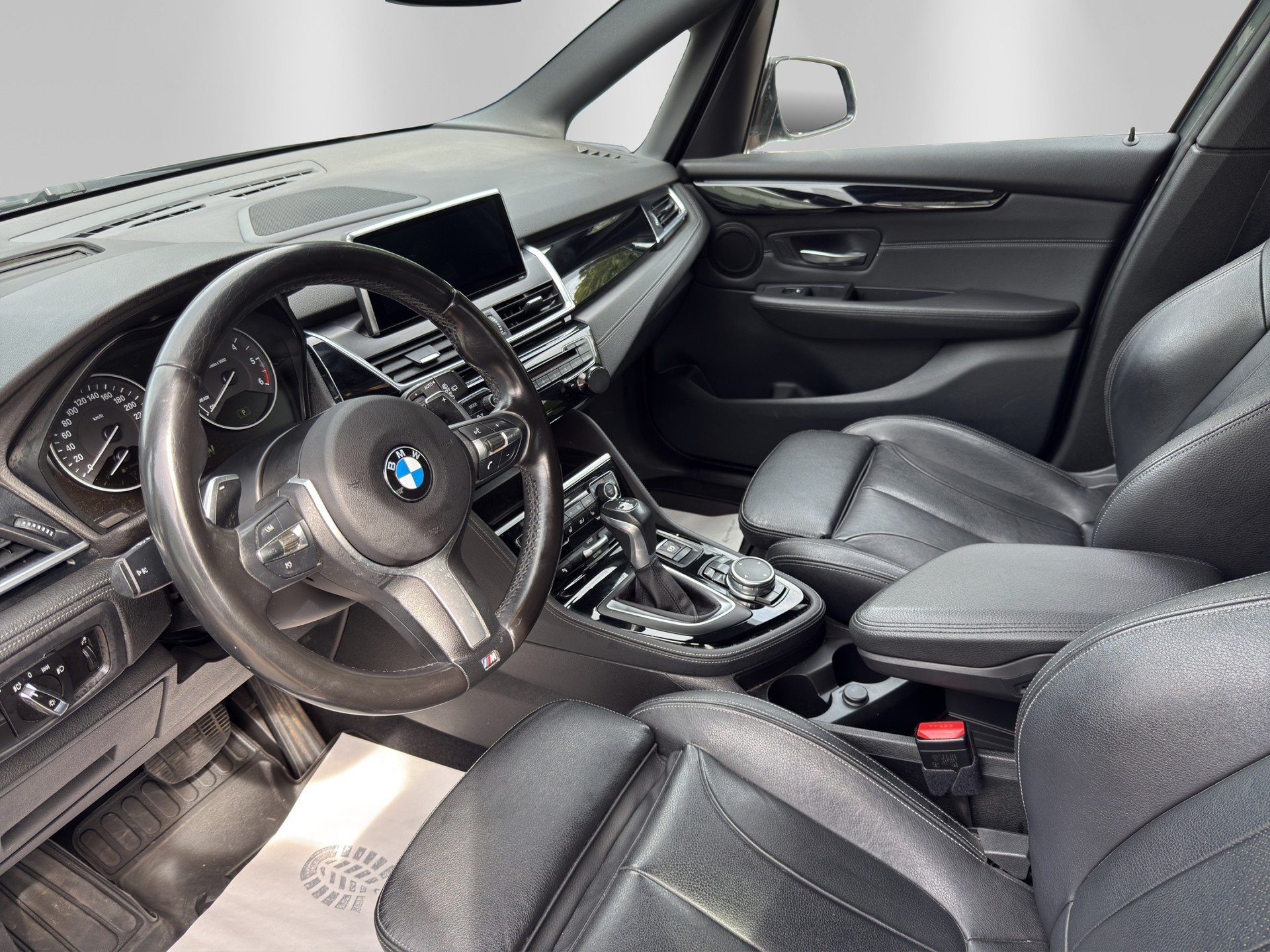 BMW 220d xDrive Active Tourer M Sport Steptronic-image-7