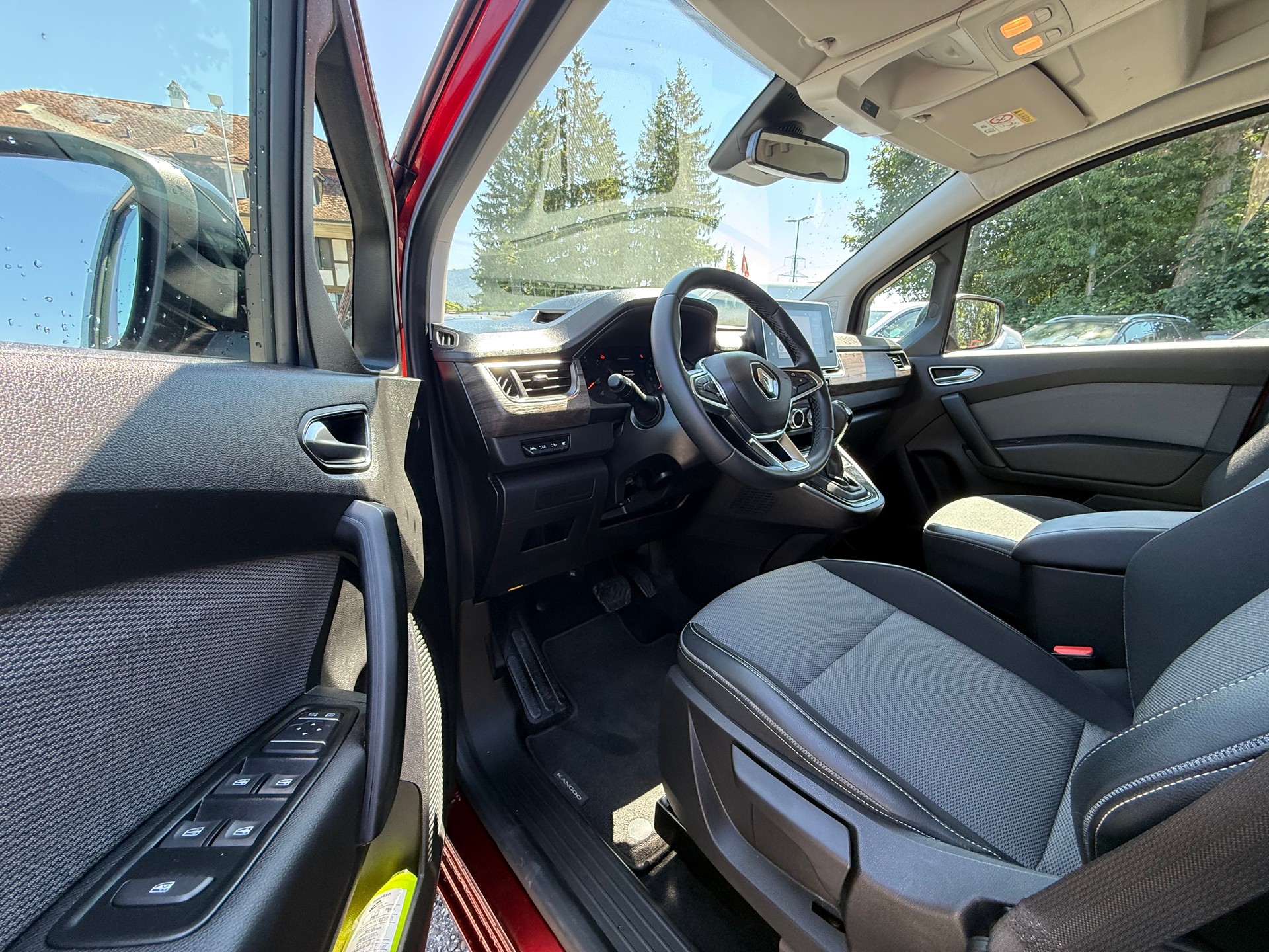 RENAULT Kangoo 1.3 TCe 130 PF Techno EDC-image-8