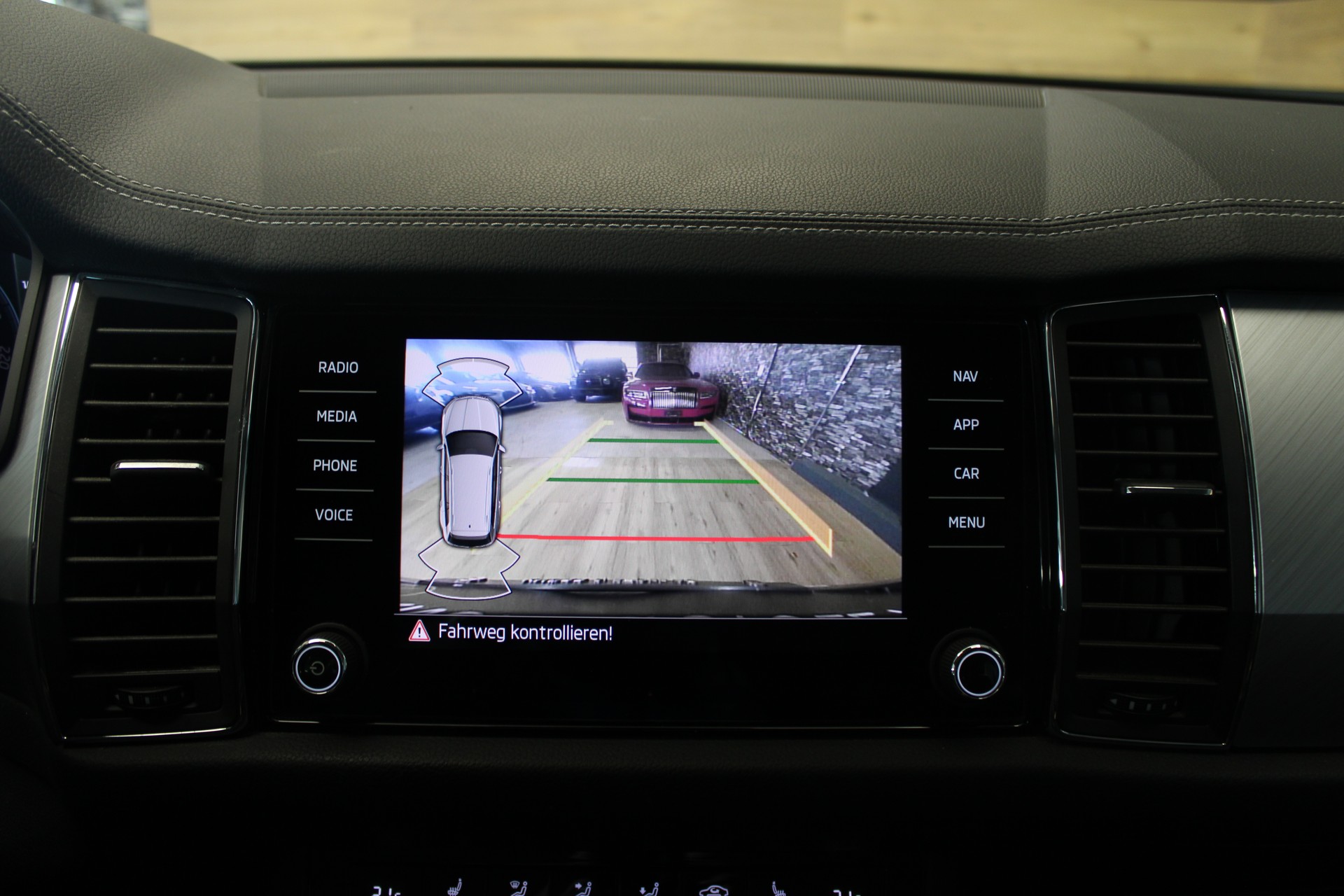 SKODA Kodiaq 2.0 TDI CR Ambition 4x4 DSG-image-14