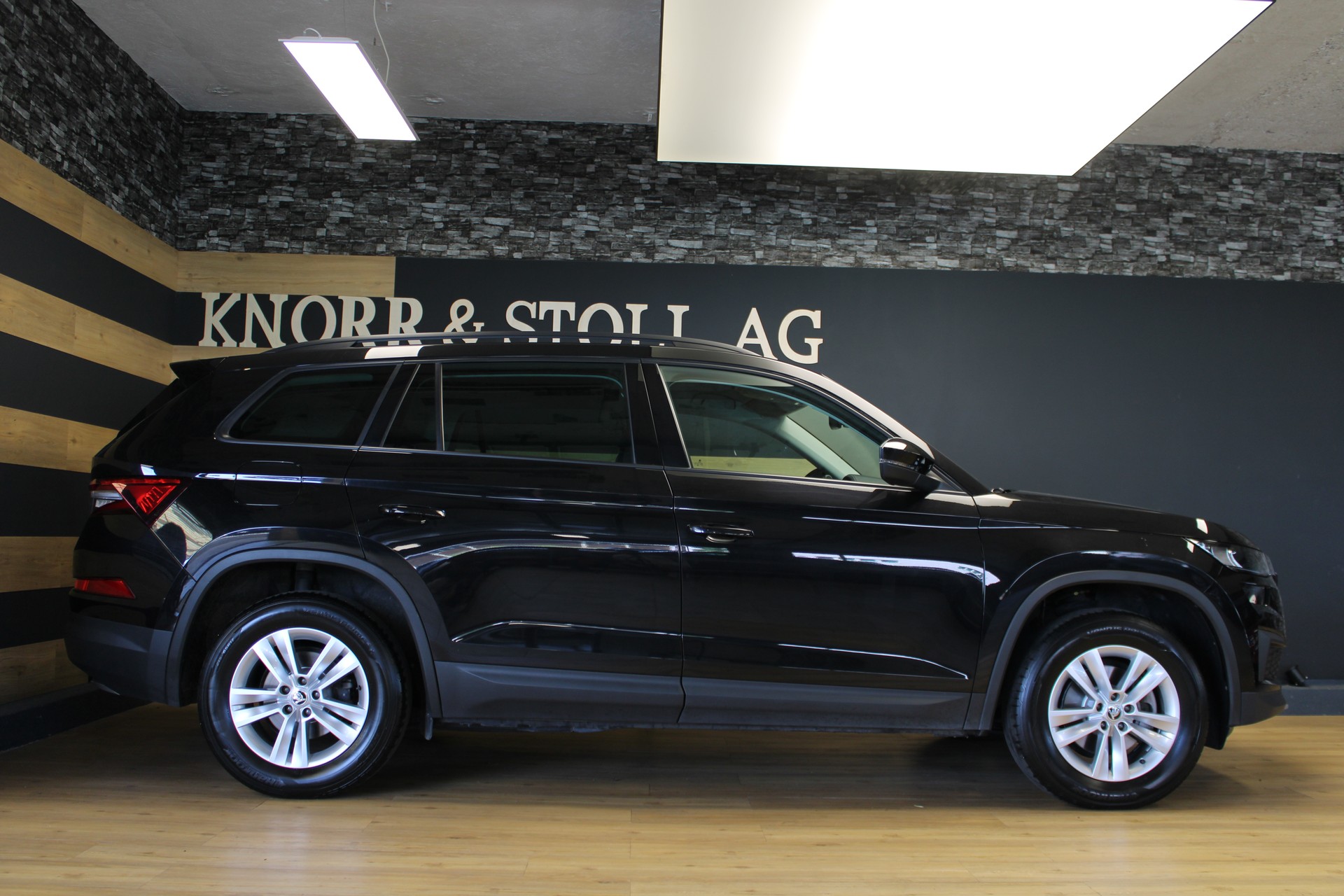 SKODA Kodiaq 2.0 TDI CR Ambition 4x4 DSG-showroom-element-3
