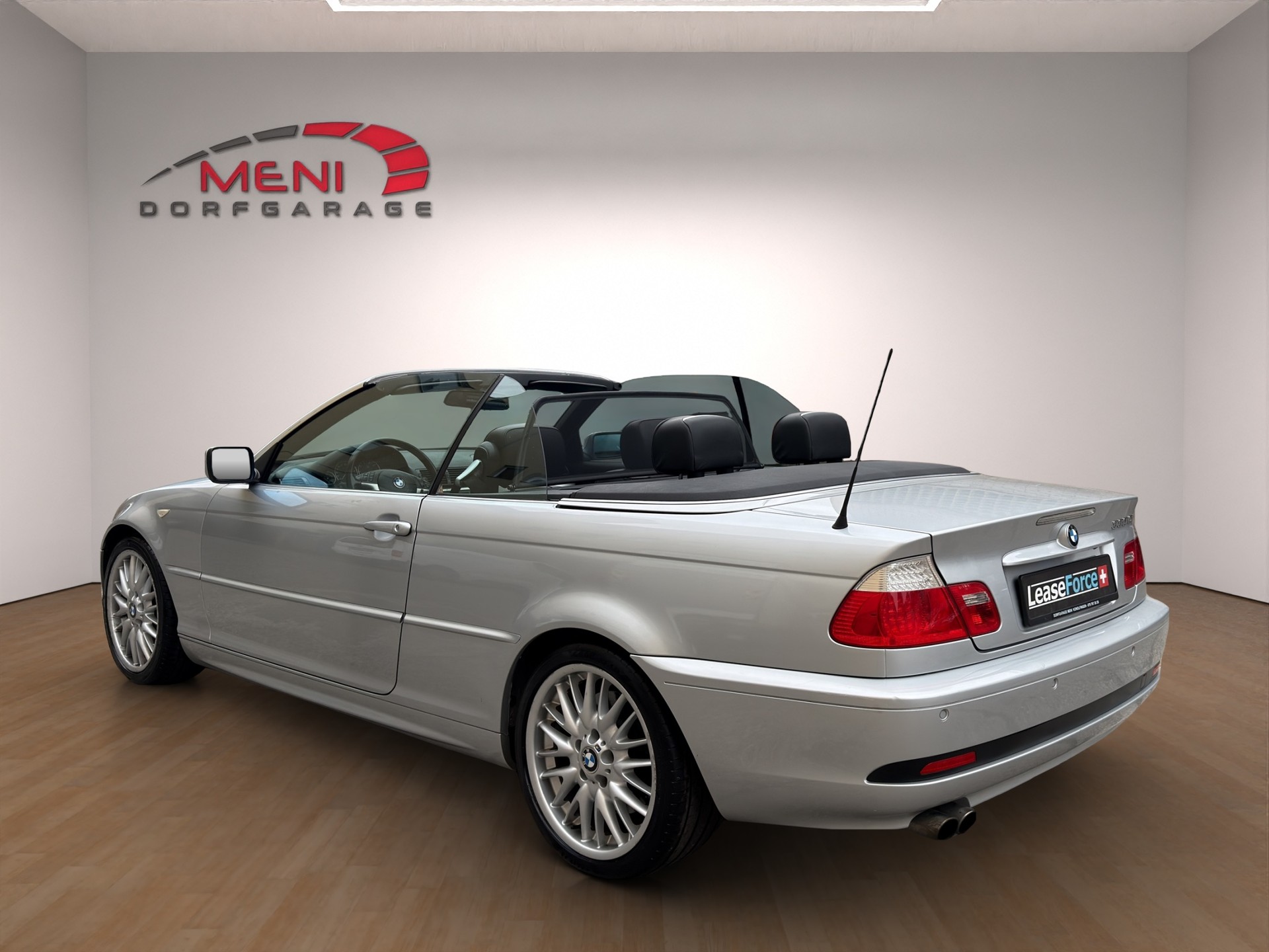 BMW 330Ci Cabriolet-image-4
