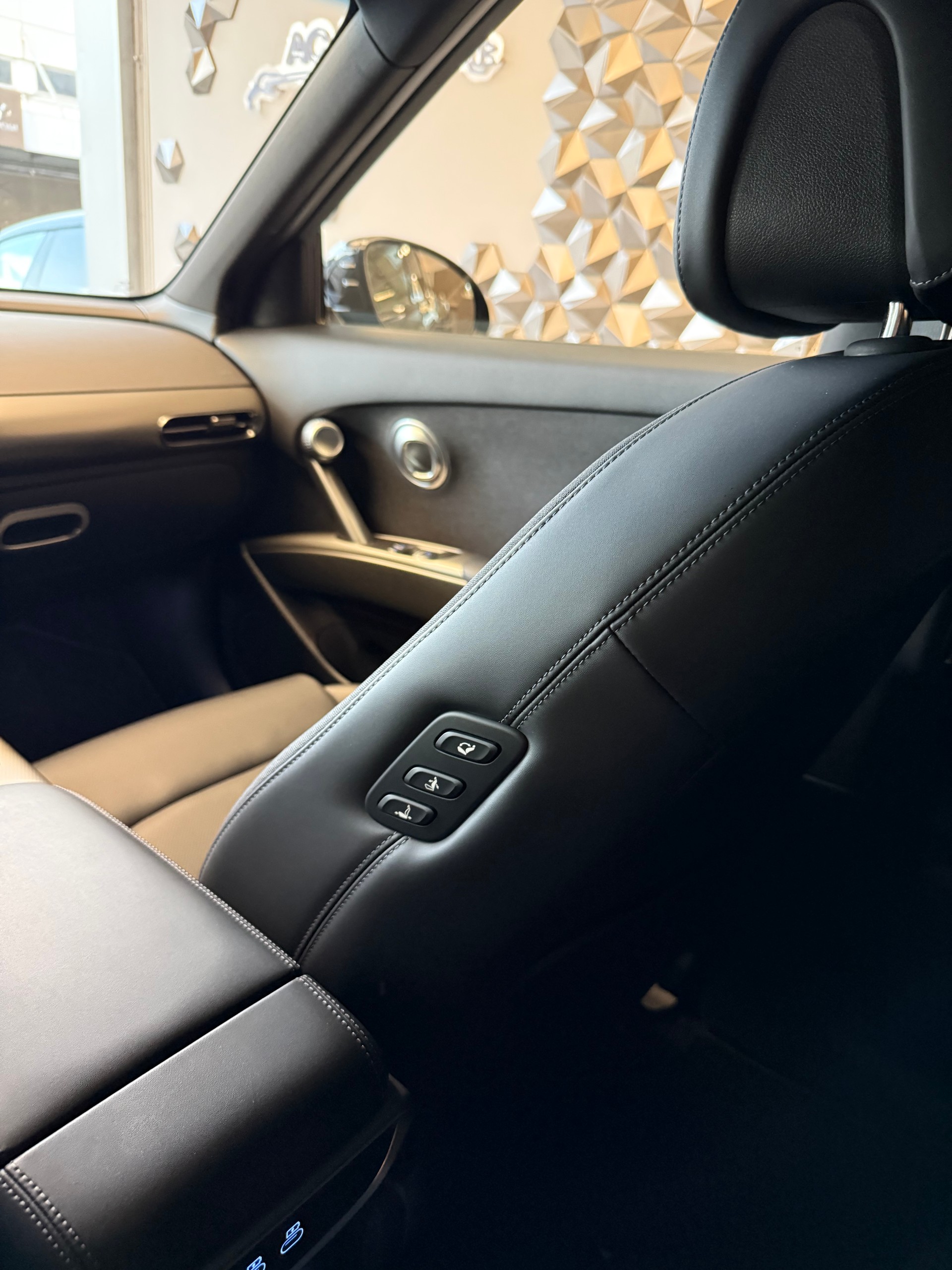 GENESIS GV60 77.4 kWh Premium SoH 97.7 %-image-26