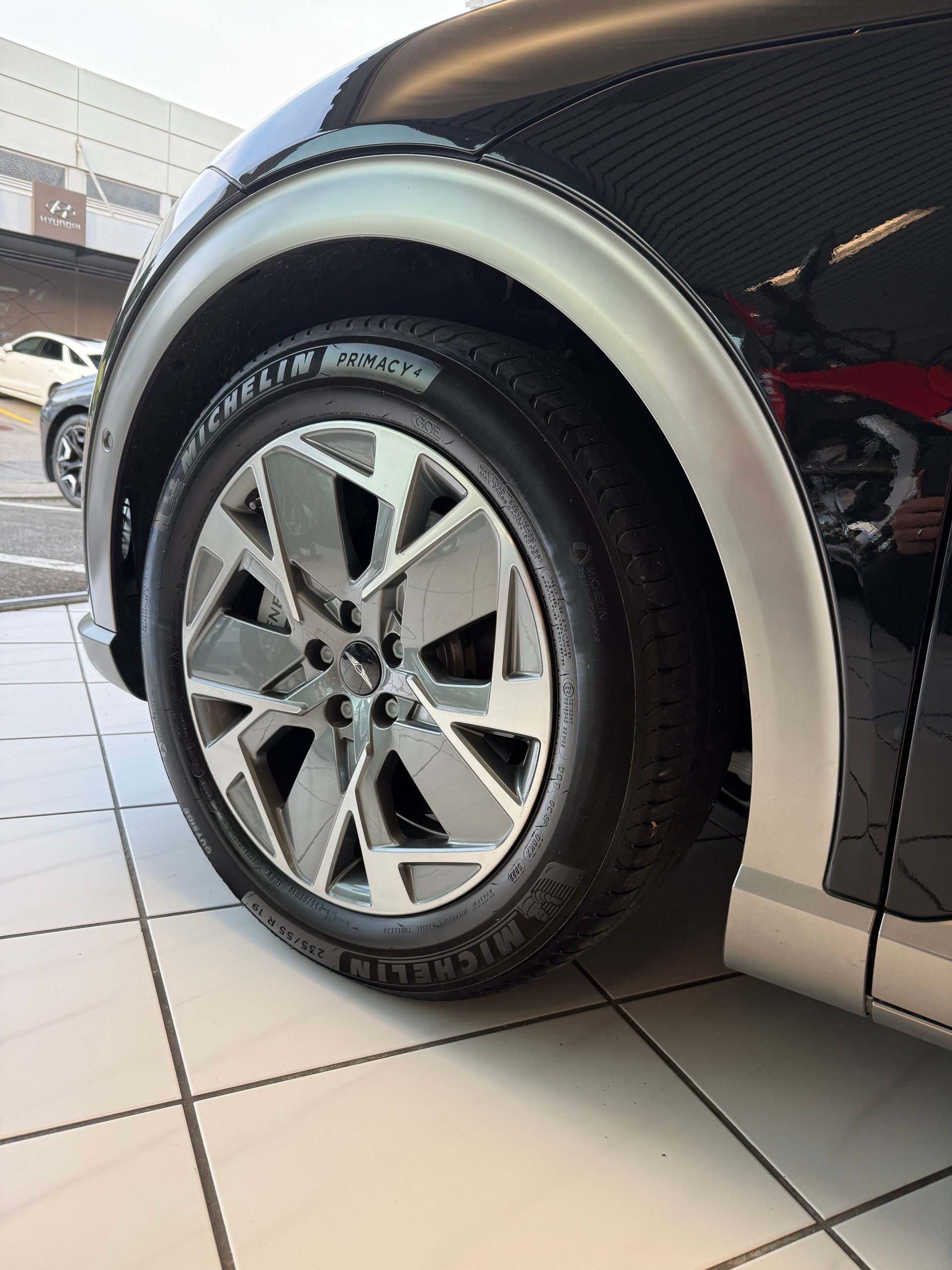 GENESIS GV60 77.4 kWh Premium SoH 97.7 %-image-32