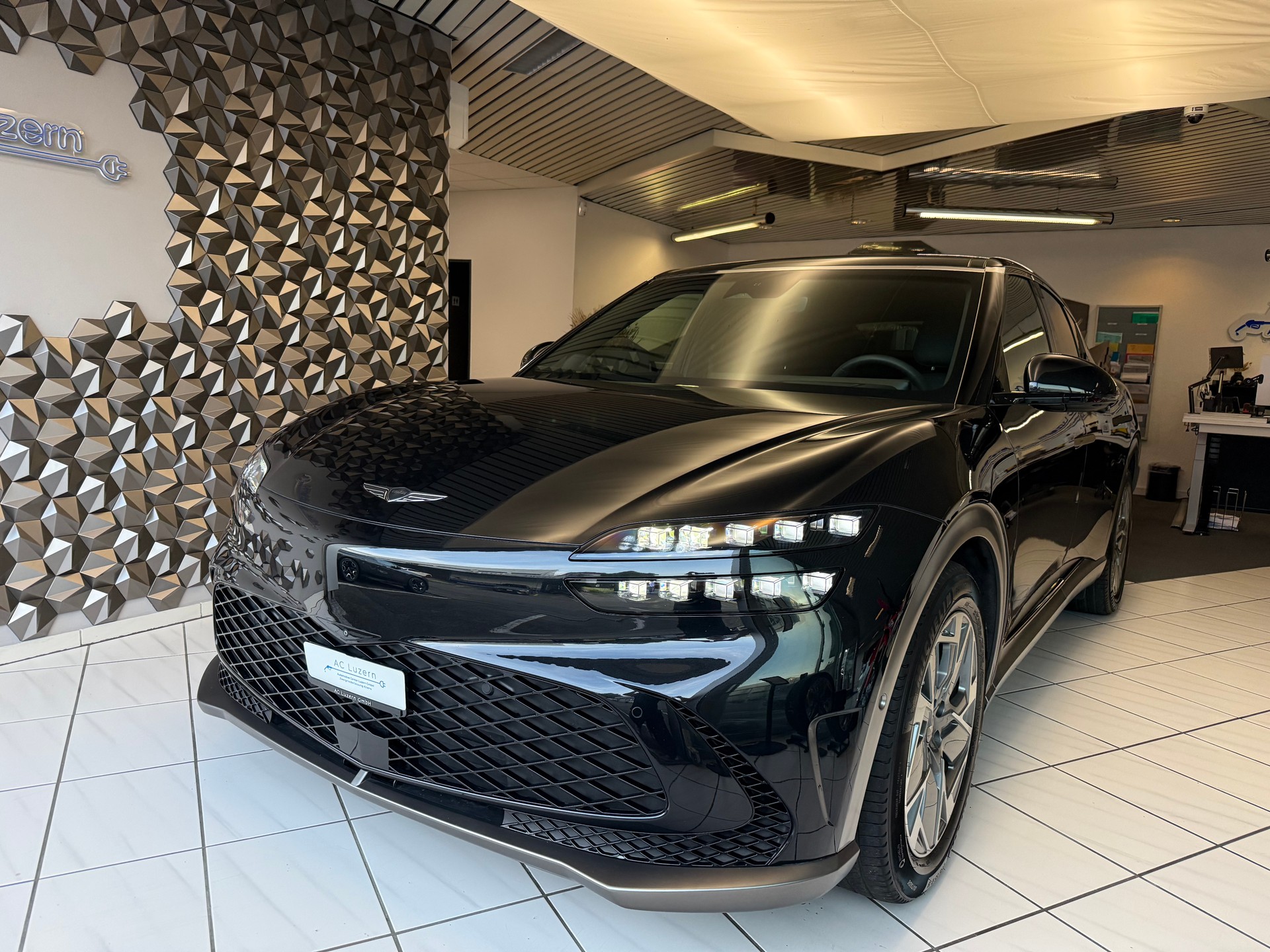 GENESIS GV60 77.4 kWh Premium SoH 97.7 %