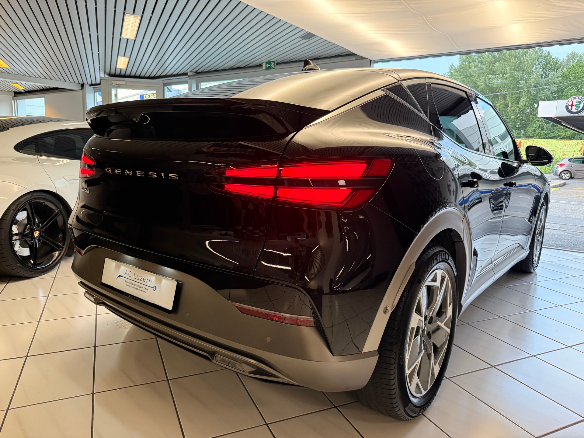 GENESIS GV60 77.4 kWh Premium SoH 97.7 %-image-4