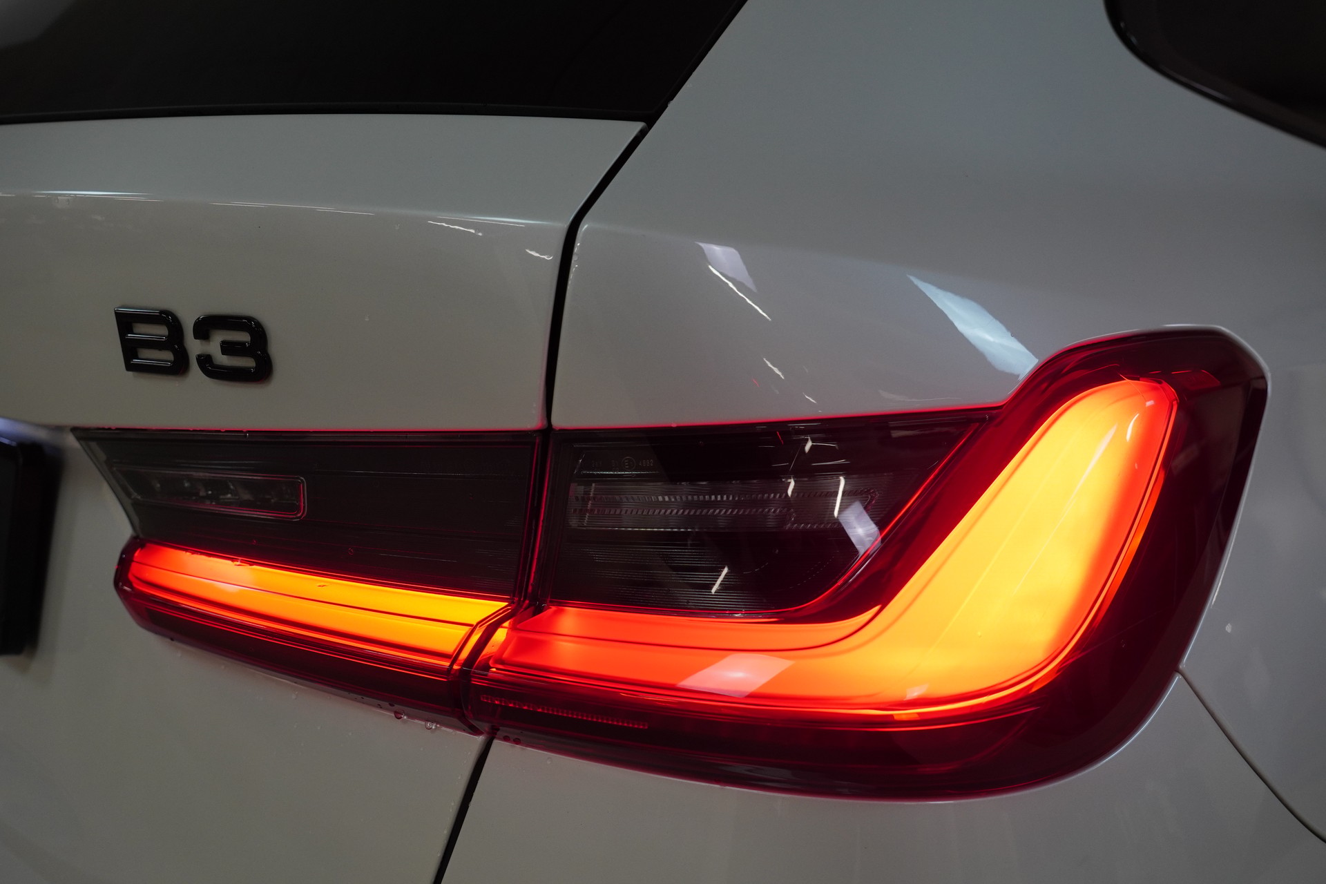 BMW-ALPINA B3 BiTurbo Touring 3.0 xDrive Switch-Tronic-image-7