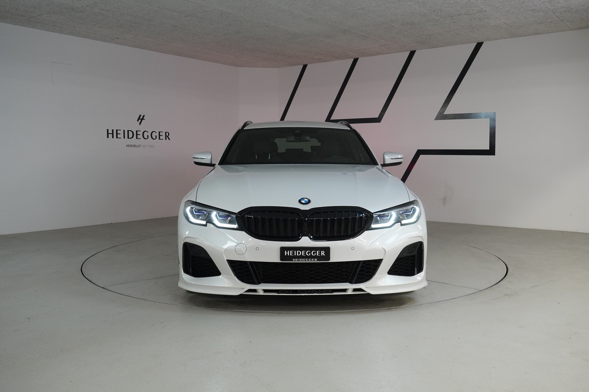 BMW-ALPINA B3 BiTurbo Touring 3.0 xDrive Switch-Tronic-showroom-element-1