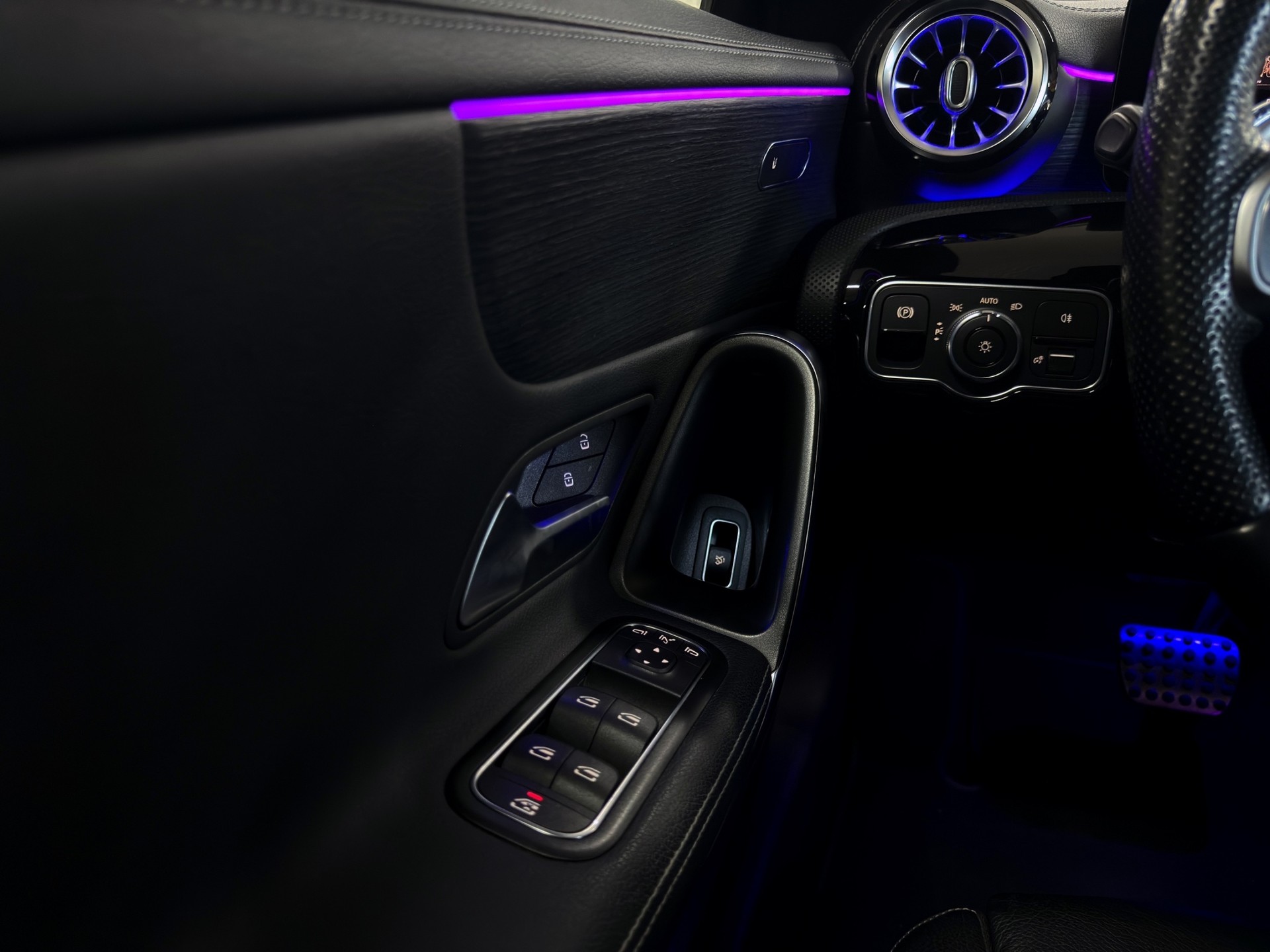 MERCEDES-BENZ CLA 45 AMG 4Matic+ 8G-DCT-image-19