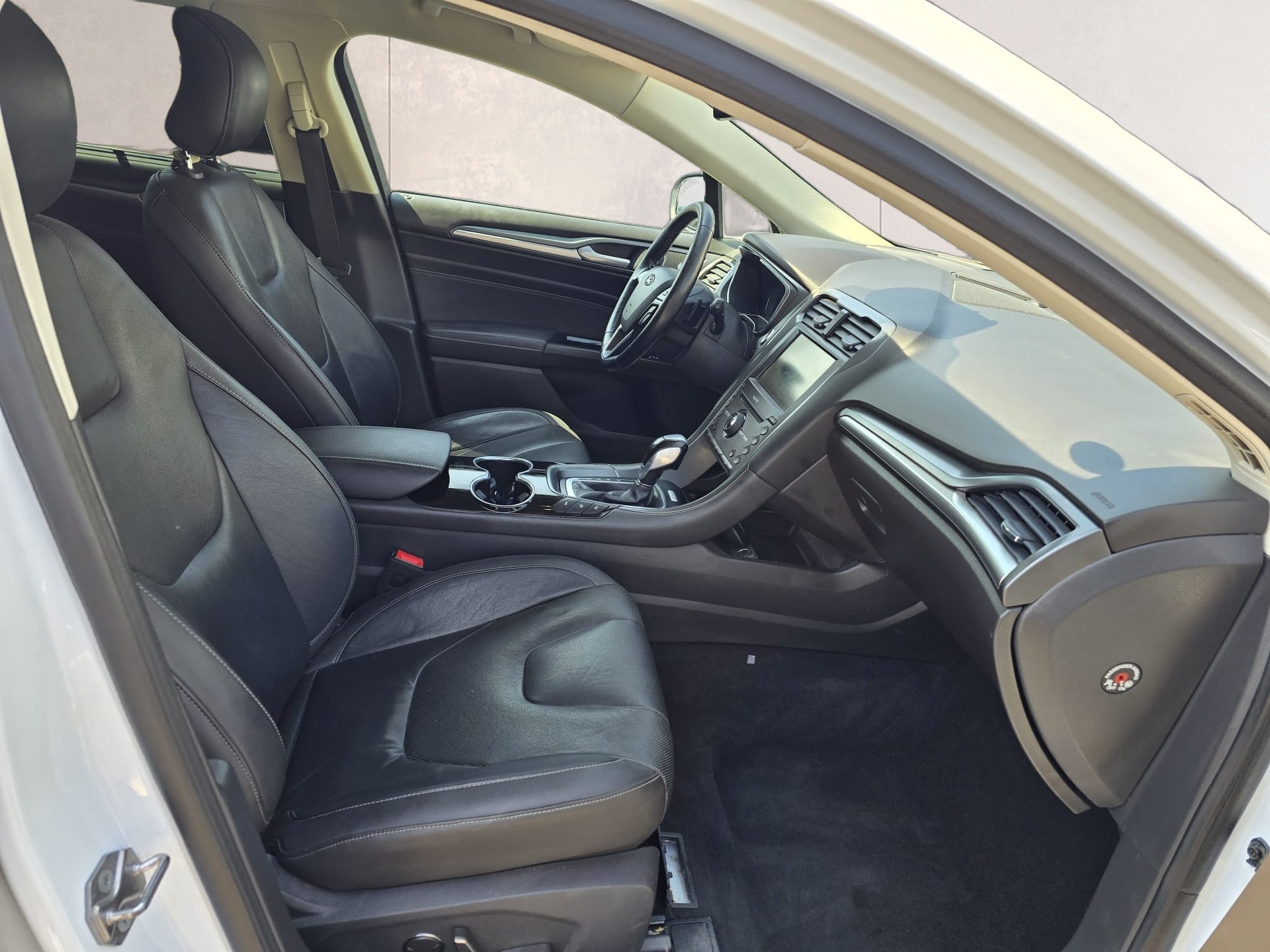 FORD Mondeo 2.0 TDCi Titanium AWD PowerShift-image-14