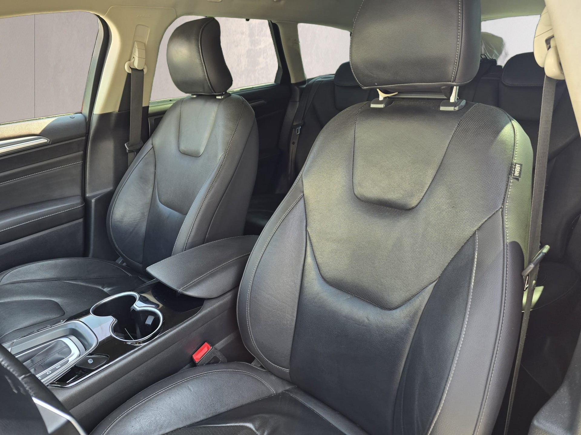 FORD Mondeo 2.0 TDCi Titanium AWD PowerShift-image-13