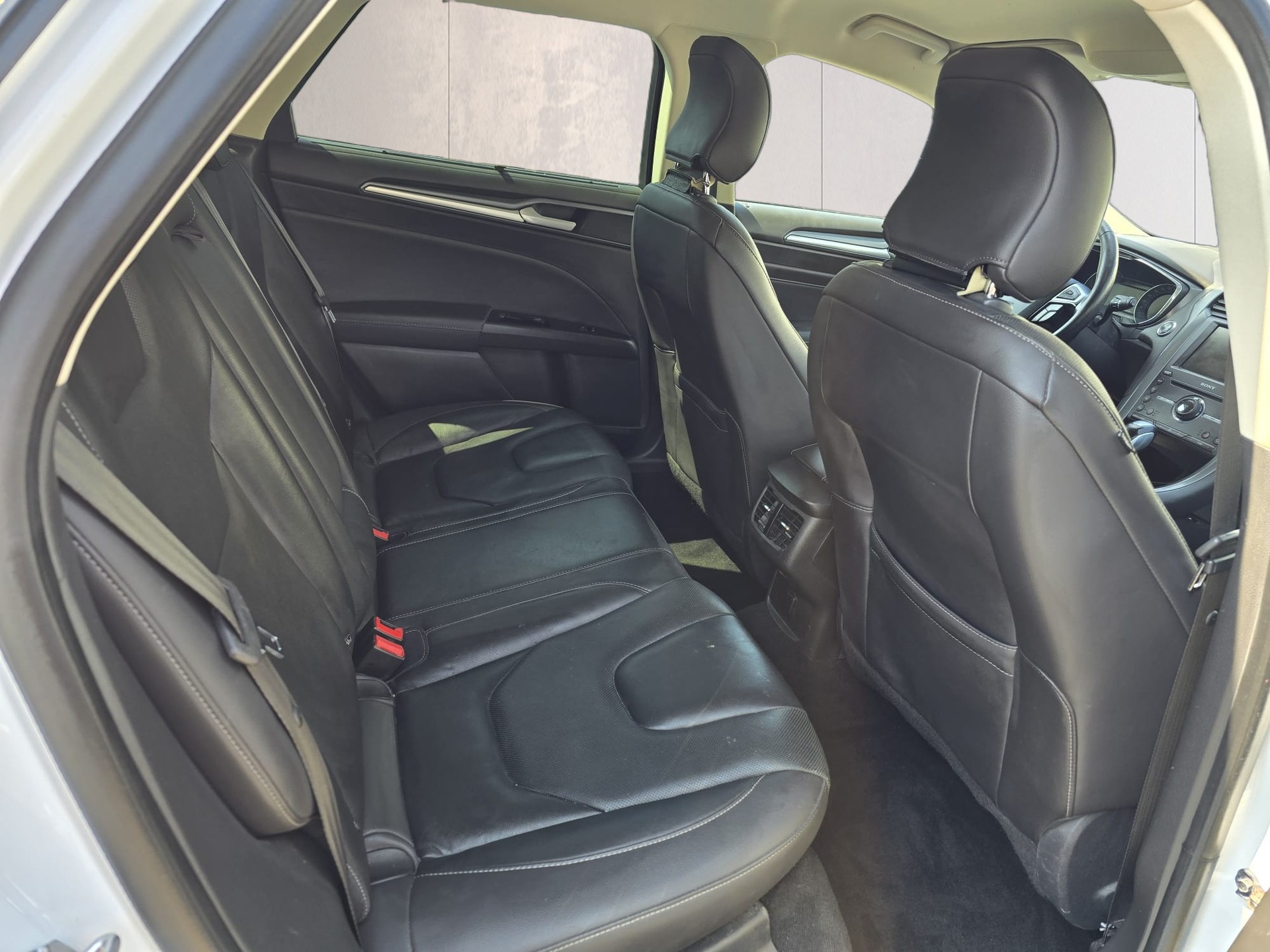 FORD Mondeo 2.0 TDCi Titanium AWD PowerShift-image-15