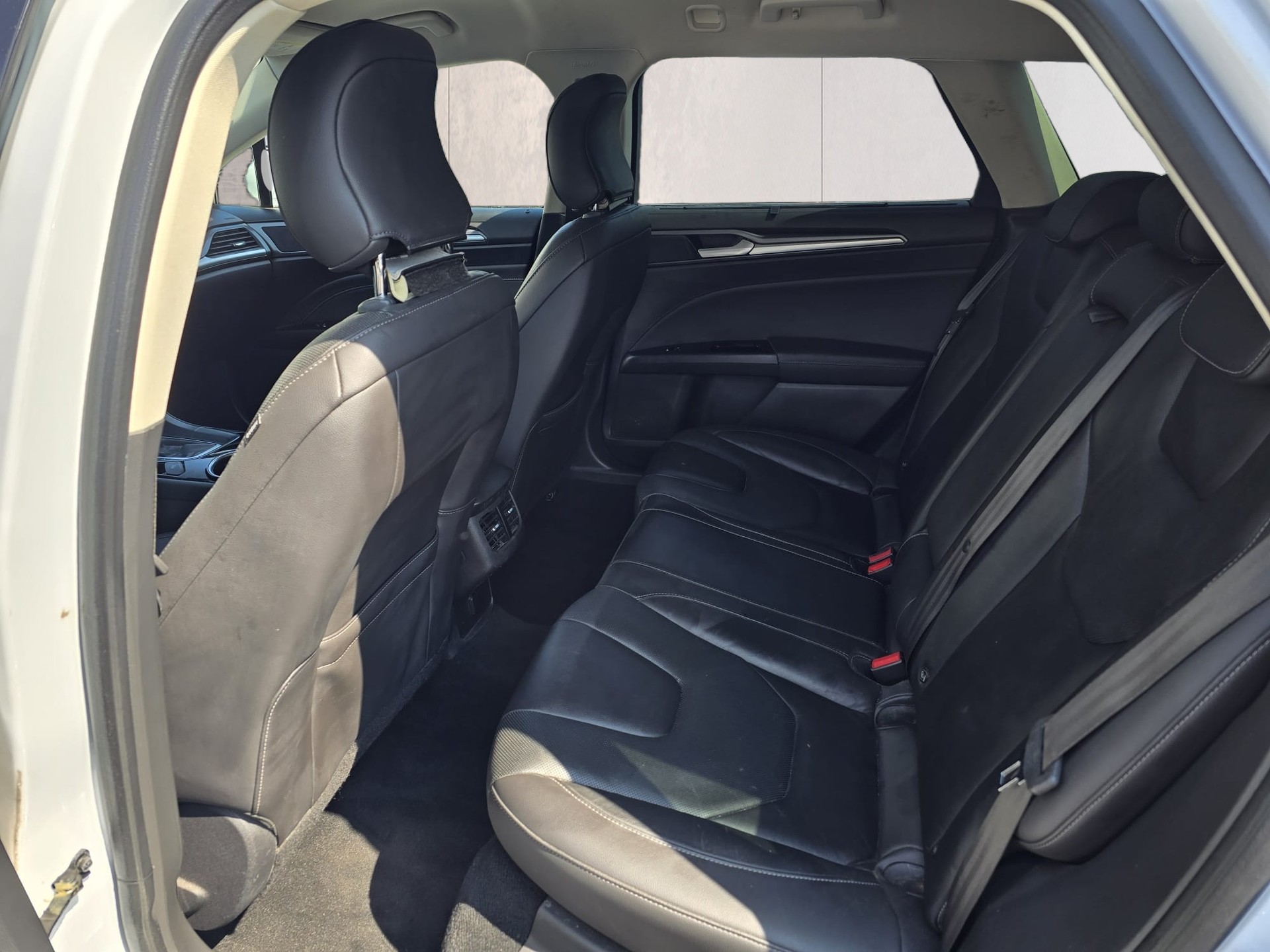 FORD Mondeo 2.0 TDCi Titanium AWD PowerShift-image-16