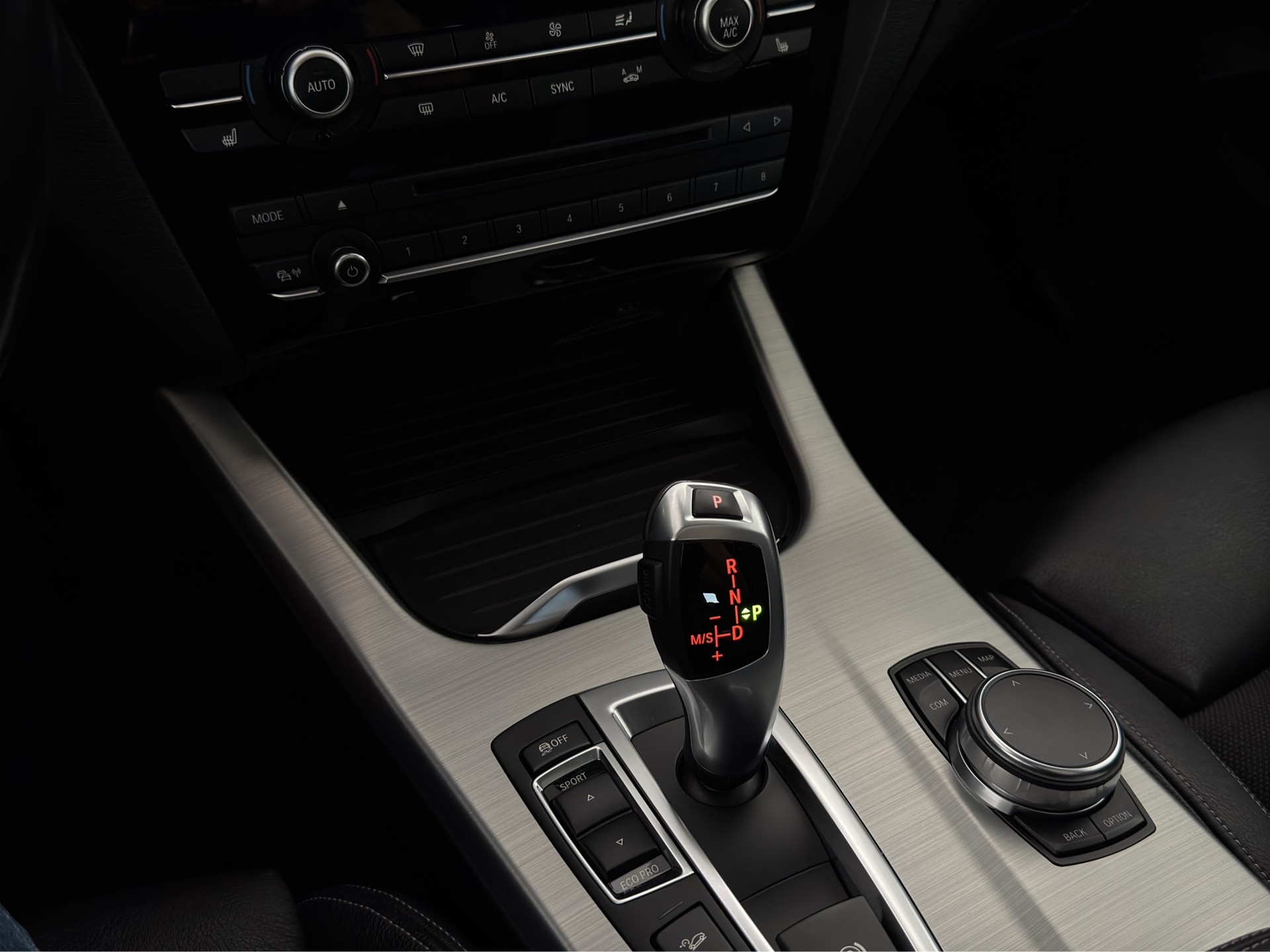 BMW X3 xDrive 20d M Sport Steptronic "Standheiz.-AHK-Pano-Head-Up-20"Alu"-image-15