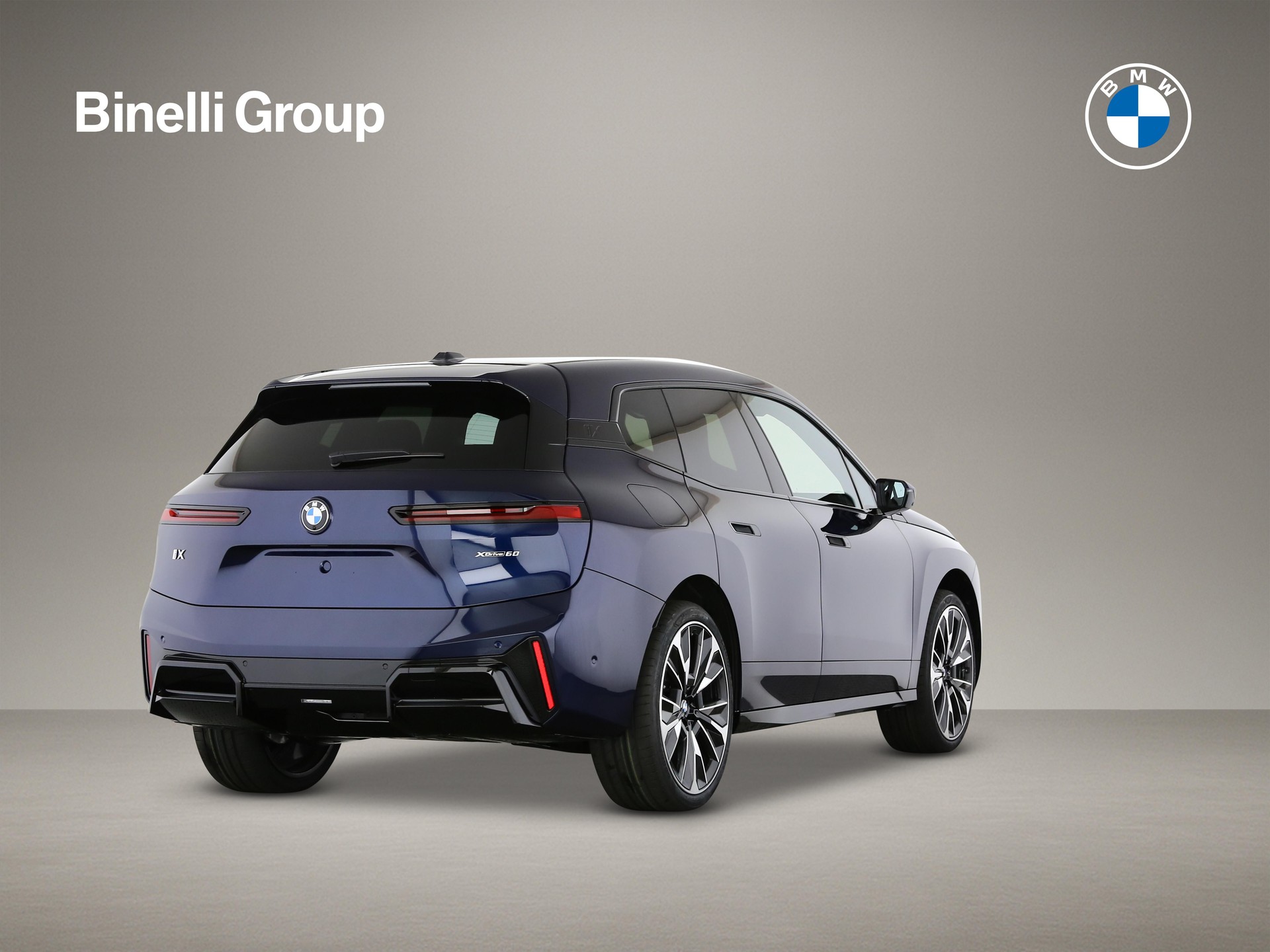 BMW iX xDrive60-showroom-element-1