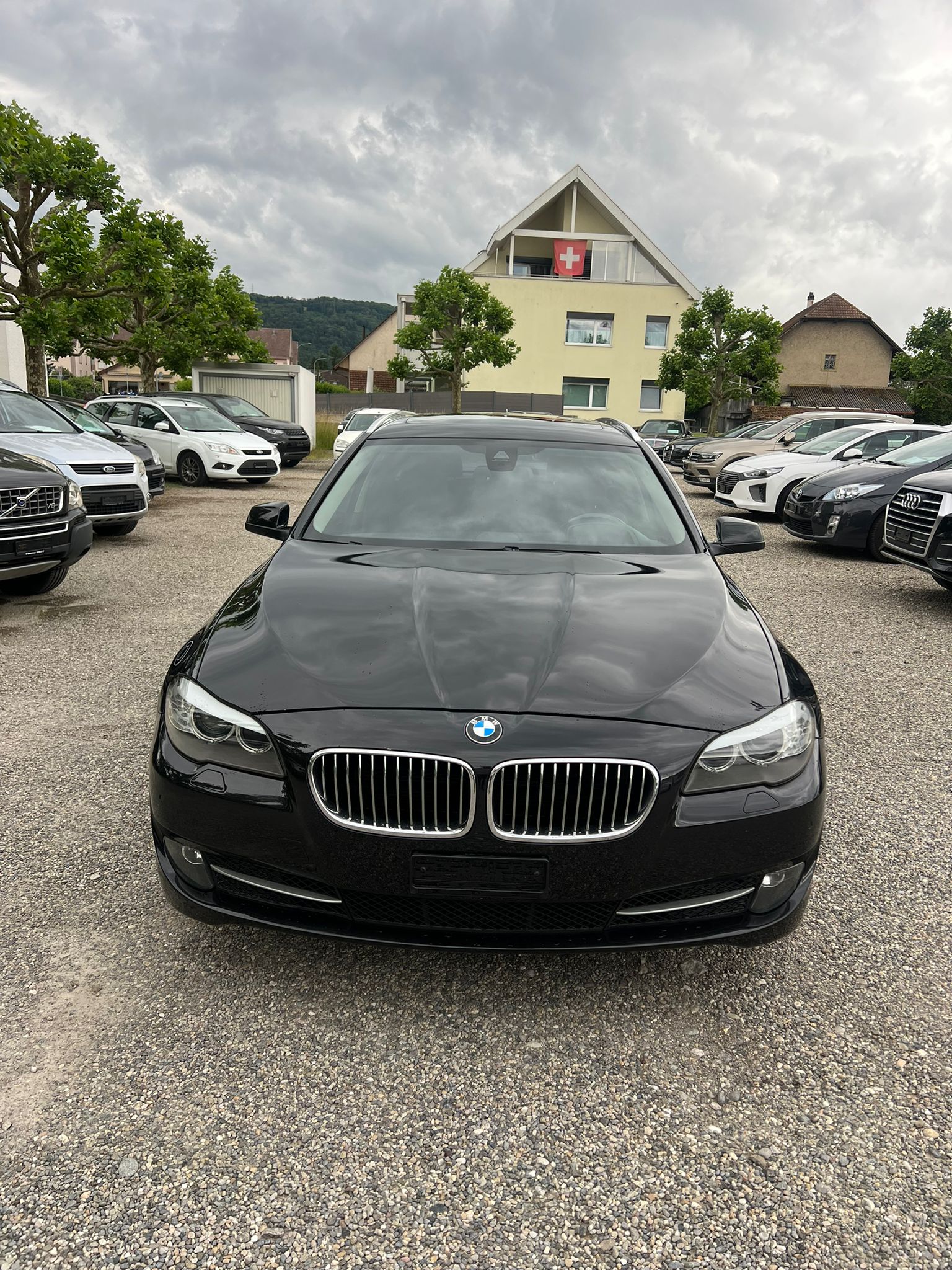 BMW 525d xDrive Touring Steptronic-showroom-element-1