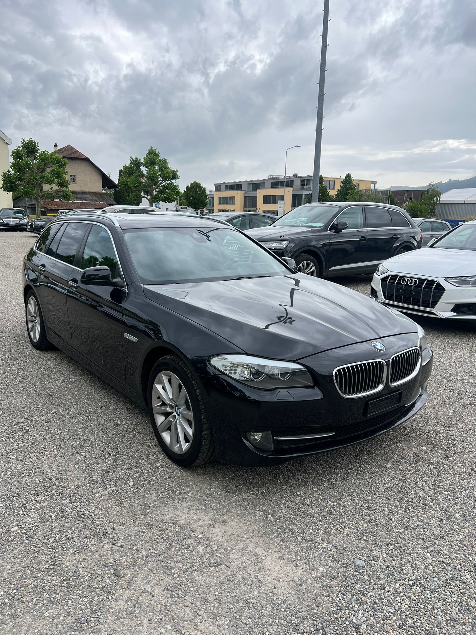BMW 525d xDrive Touring Steptronic-showroom-element-2