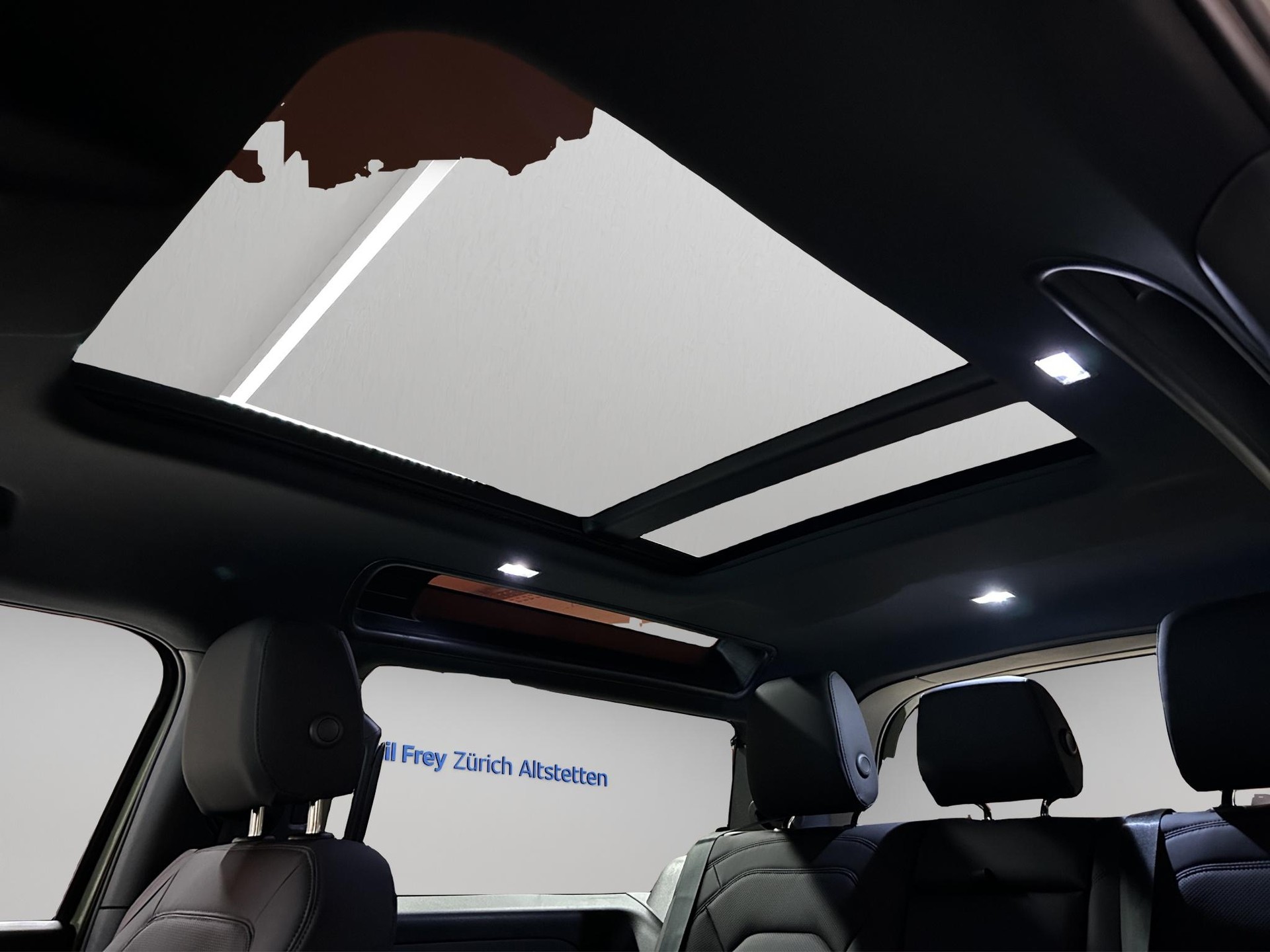 LAND ROVER Defender 90 3.0 D I6 250 X-Dynamic SE-image-11