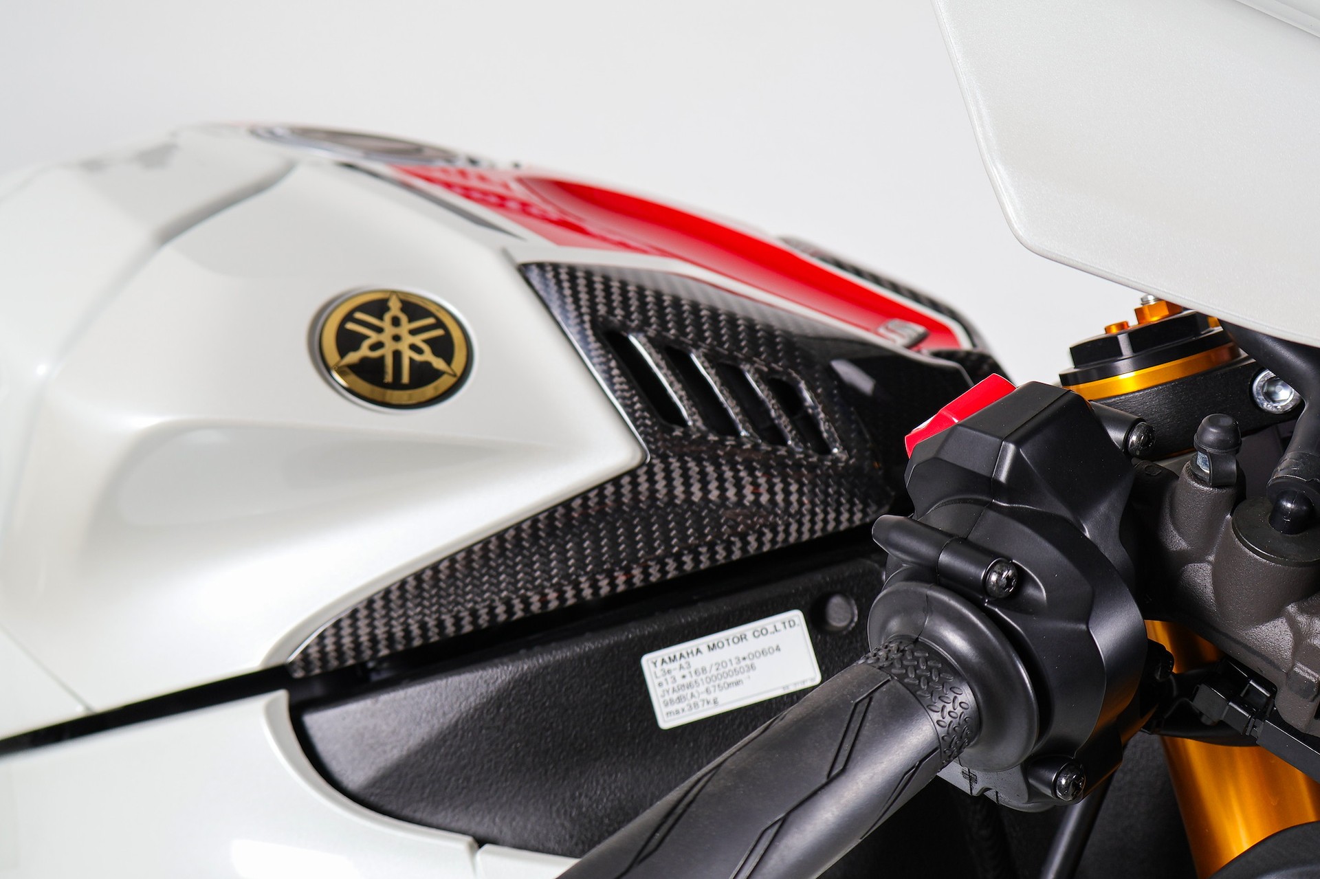 YAMAHA R1 World GP 60th-image-9