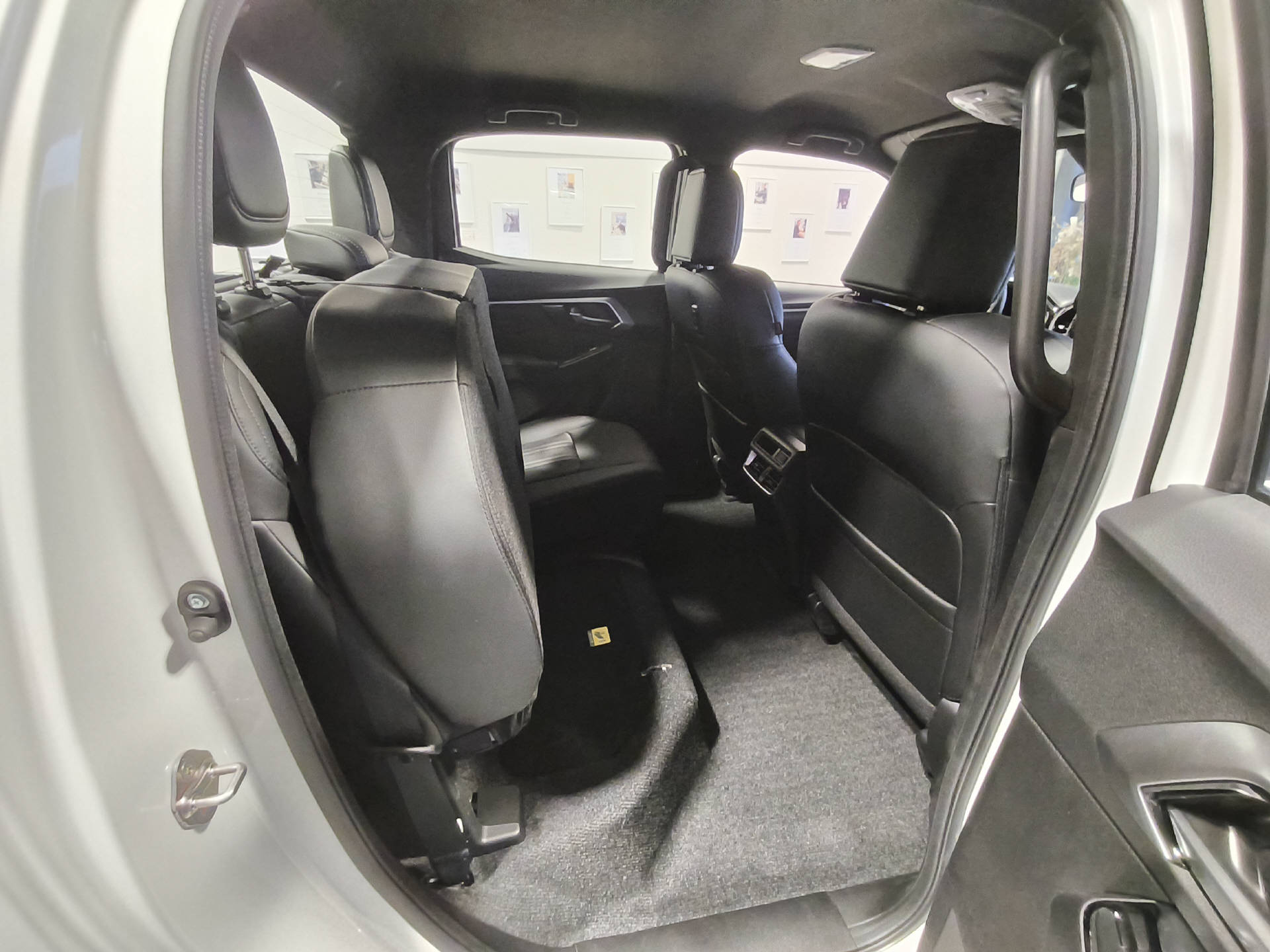 ISUZU D-Max Space Pick-up 2.2 DDi Prestige 4x4-image-13