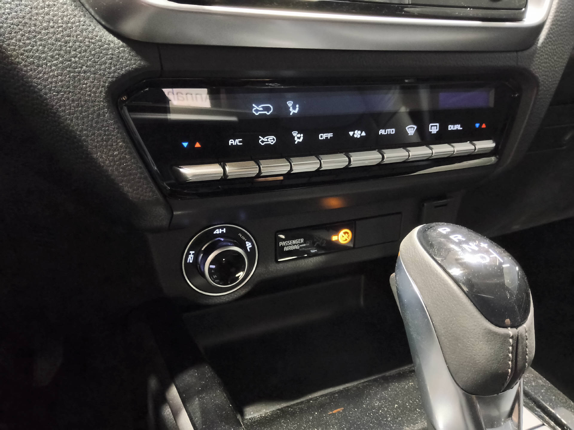 ISUZU D-Max Space Pick-up 2.2 DDi Prestige 4x4-image-19