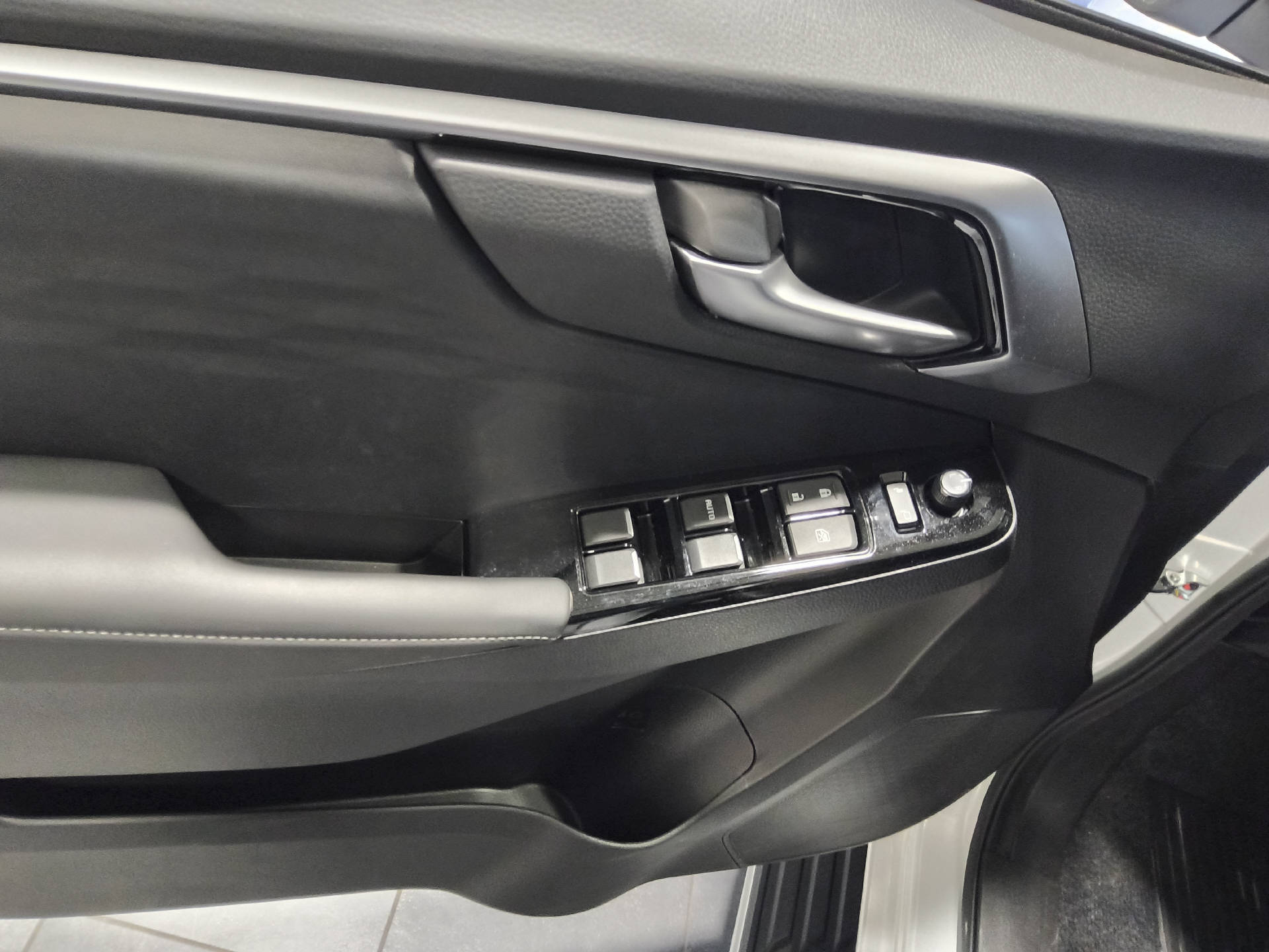 ISUZU D-Max Space Pick-up 2.2 DDi Prestige 4x4-image-16