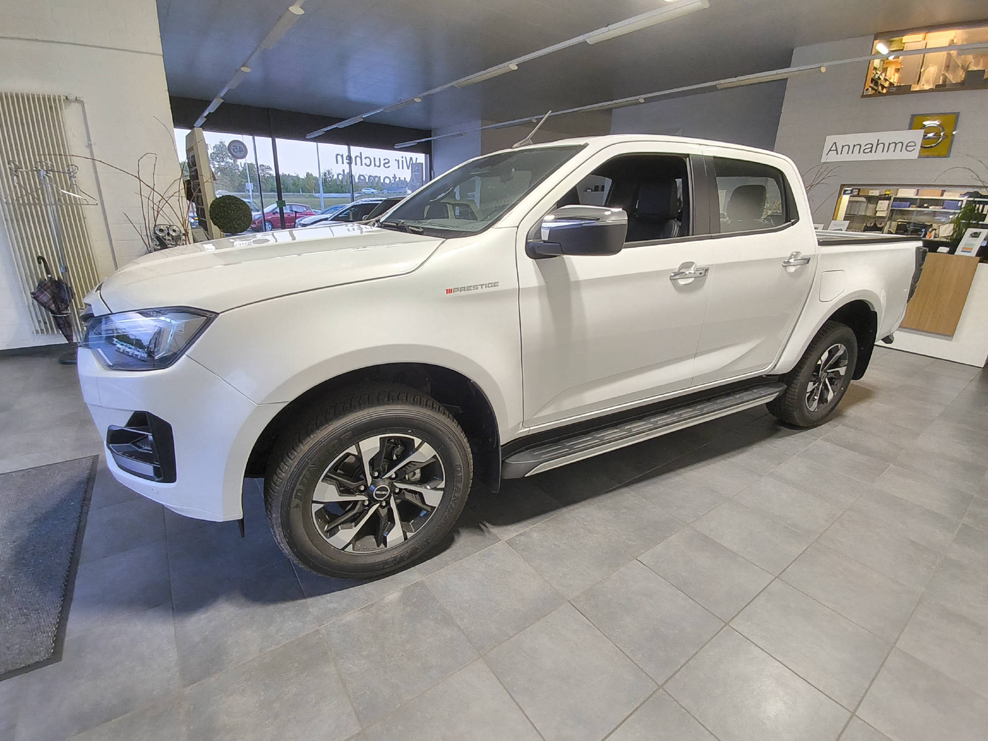 ISUZU D-Max Space Pick-up 2.2 DDi Prestige 4x4-image-11
