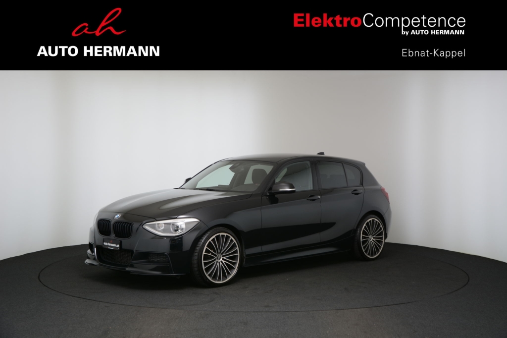 BMW M135i xDrive Steptronic-showroom-element-2