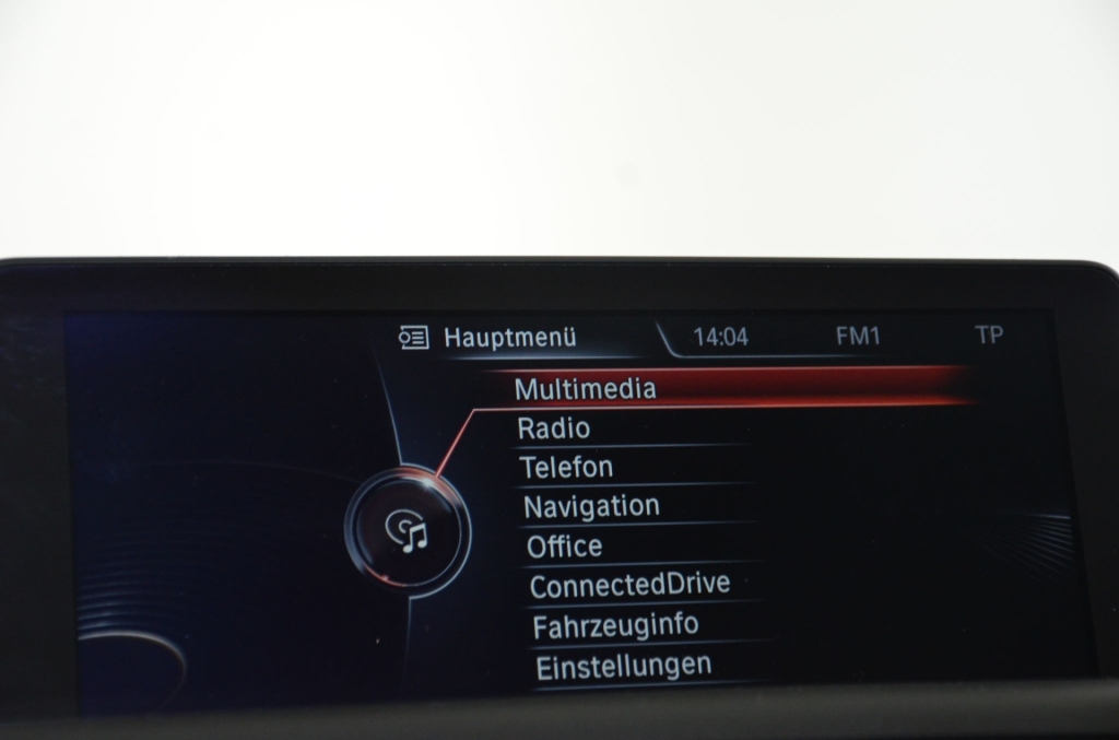 BMW M135i xDrive Steptronic-image-14