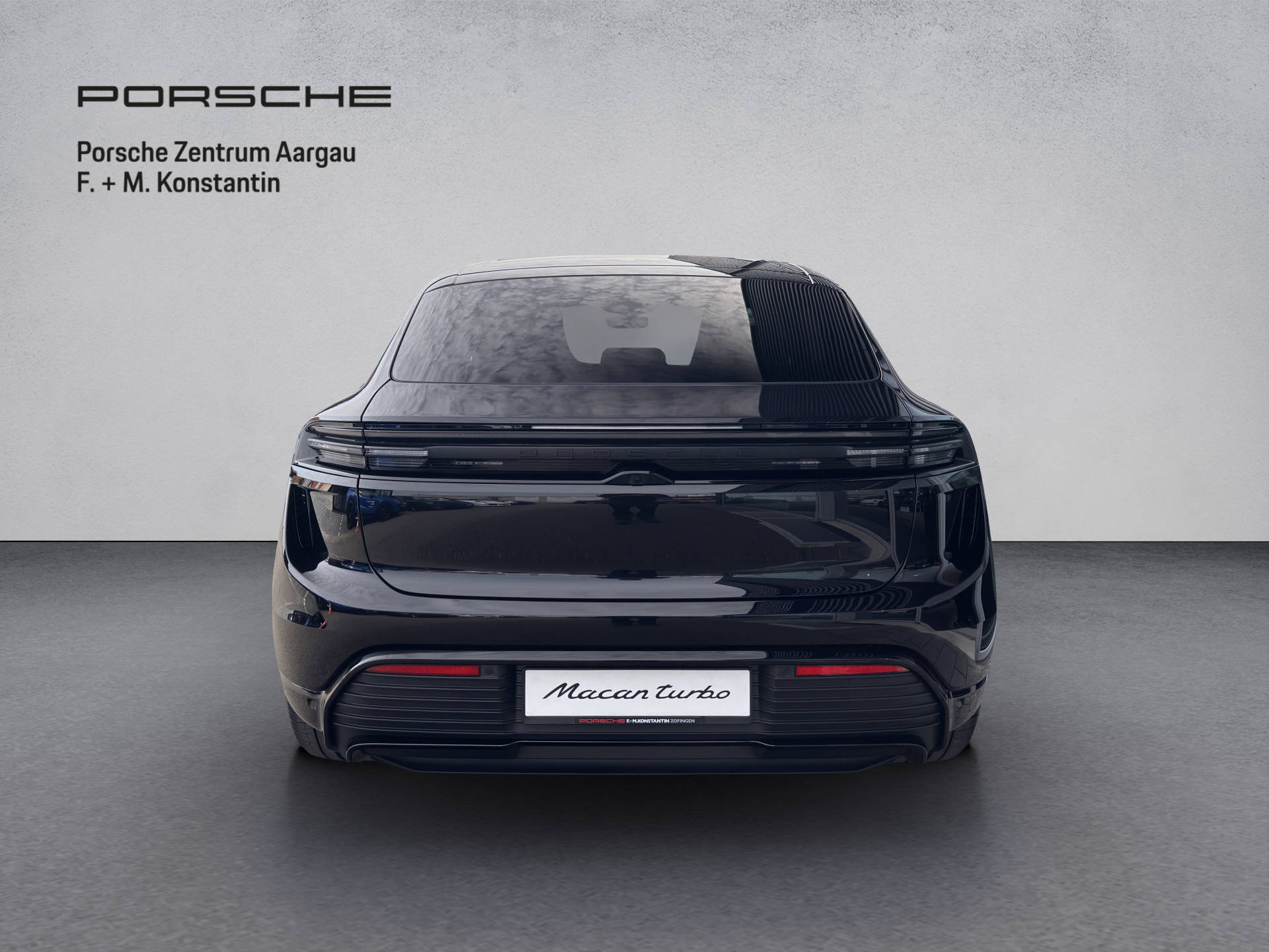 PORSCHE Macan Turbo-image-4