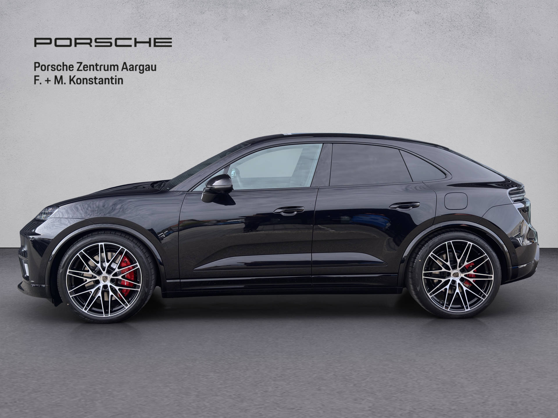 PORSCHE Macan Turbo-image-2