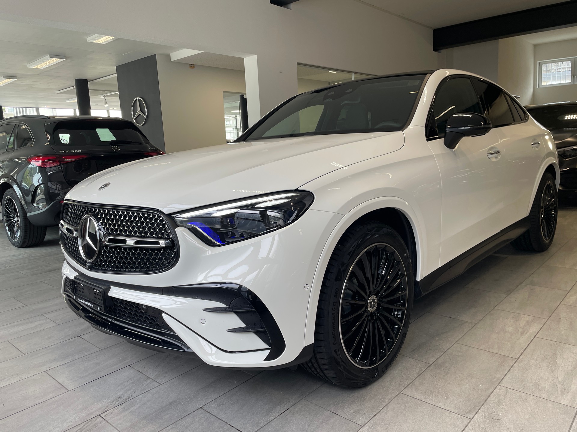 MERCEDES-BENZ GLC Coupé 300 4Matic 9G-Tronic AMG Line-showroom-element-1