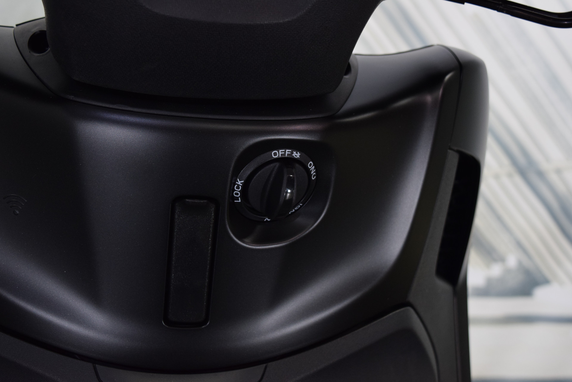 PIAGGIO Beverly 300 HPE Deep Black Deep Black - Sofort verfügbar-image-9