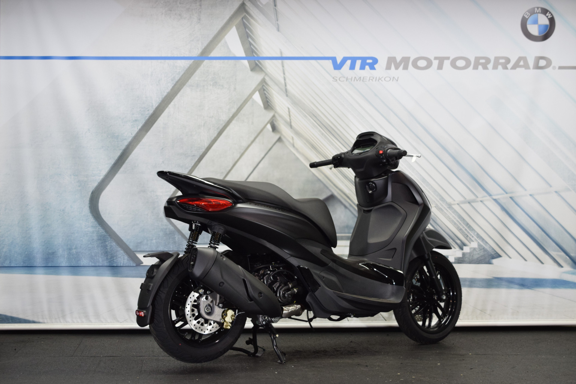 PIAGGIO Beverly 300 HPE Deep Black Deep Black - Sofort verfügbar-image-2
