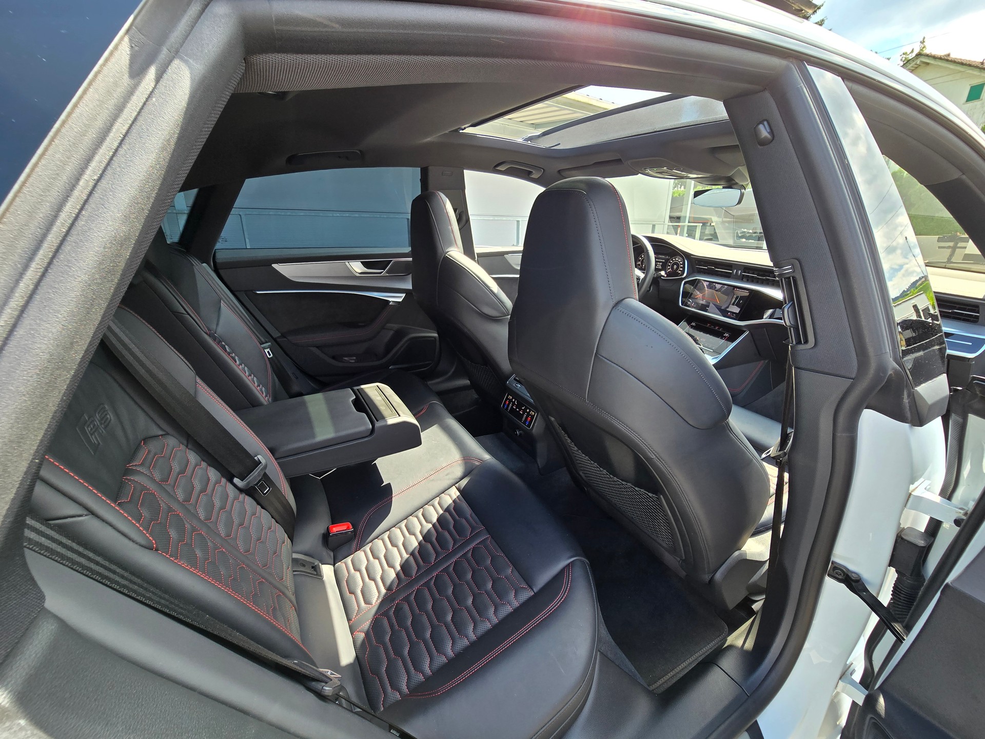 AUDI RS7 Sportback MHEV-image-15