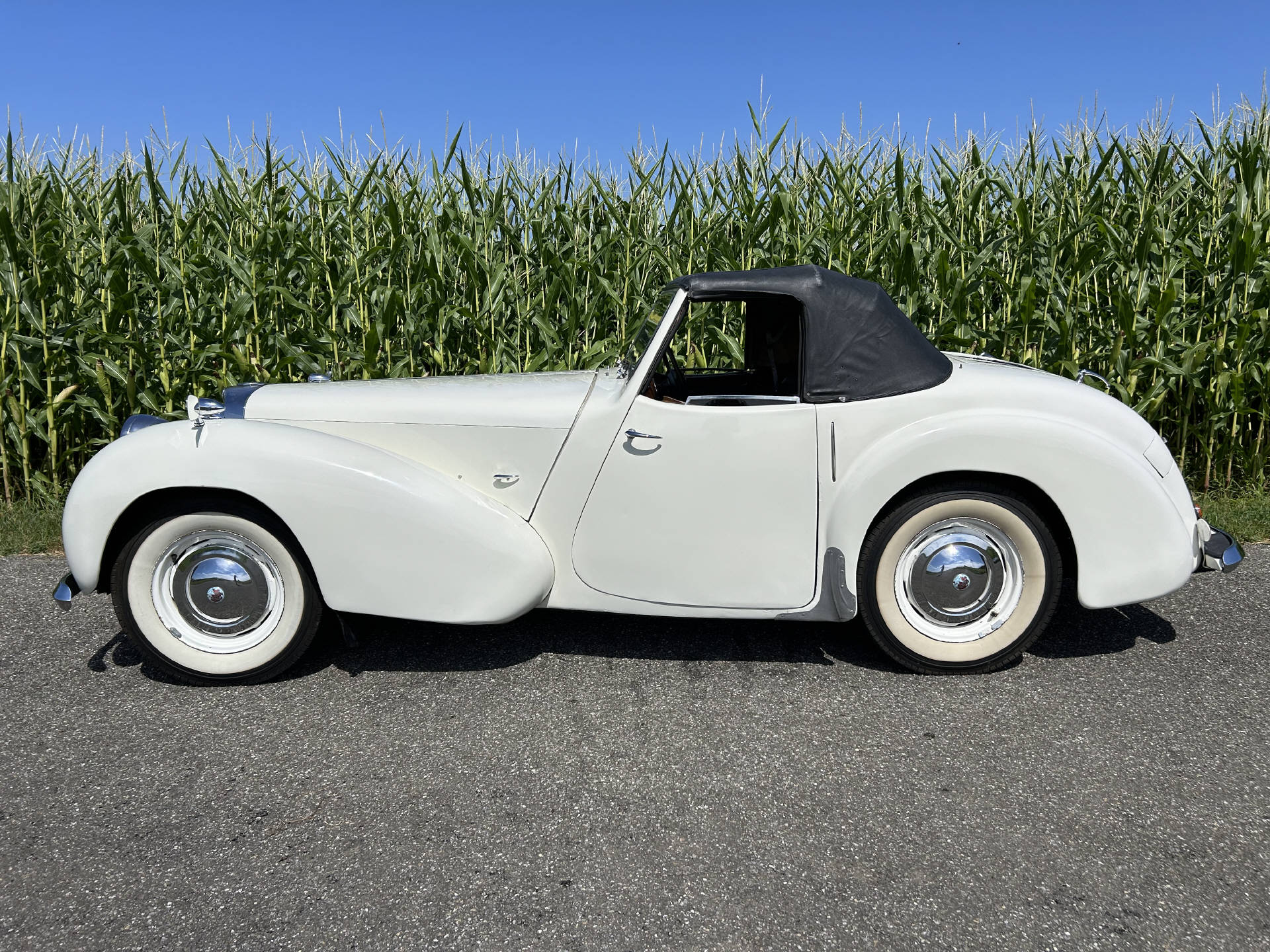 TRIUMPH Roadster 2000-image-12