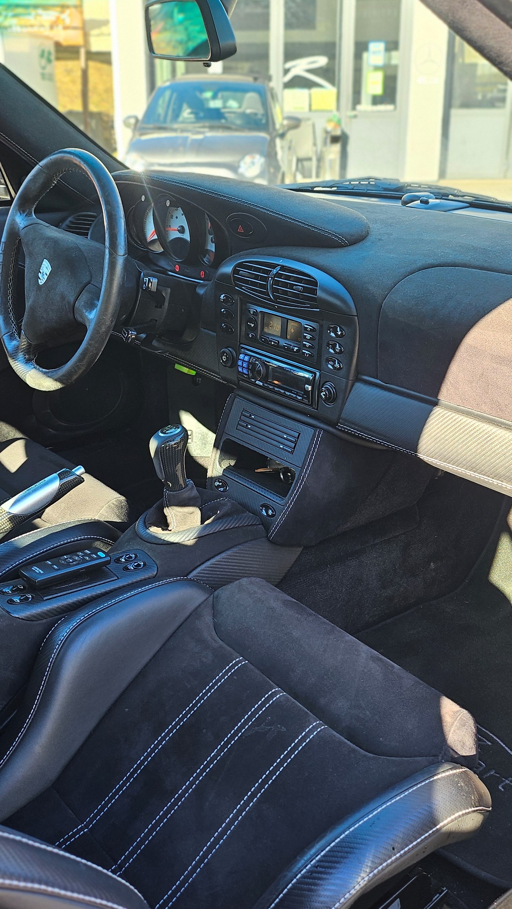 PORSCHE Carrera-image-1