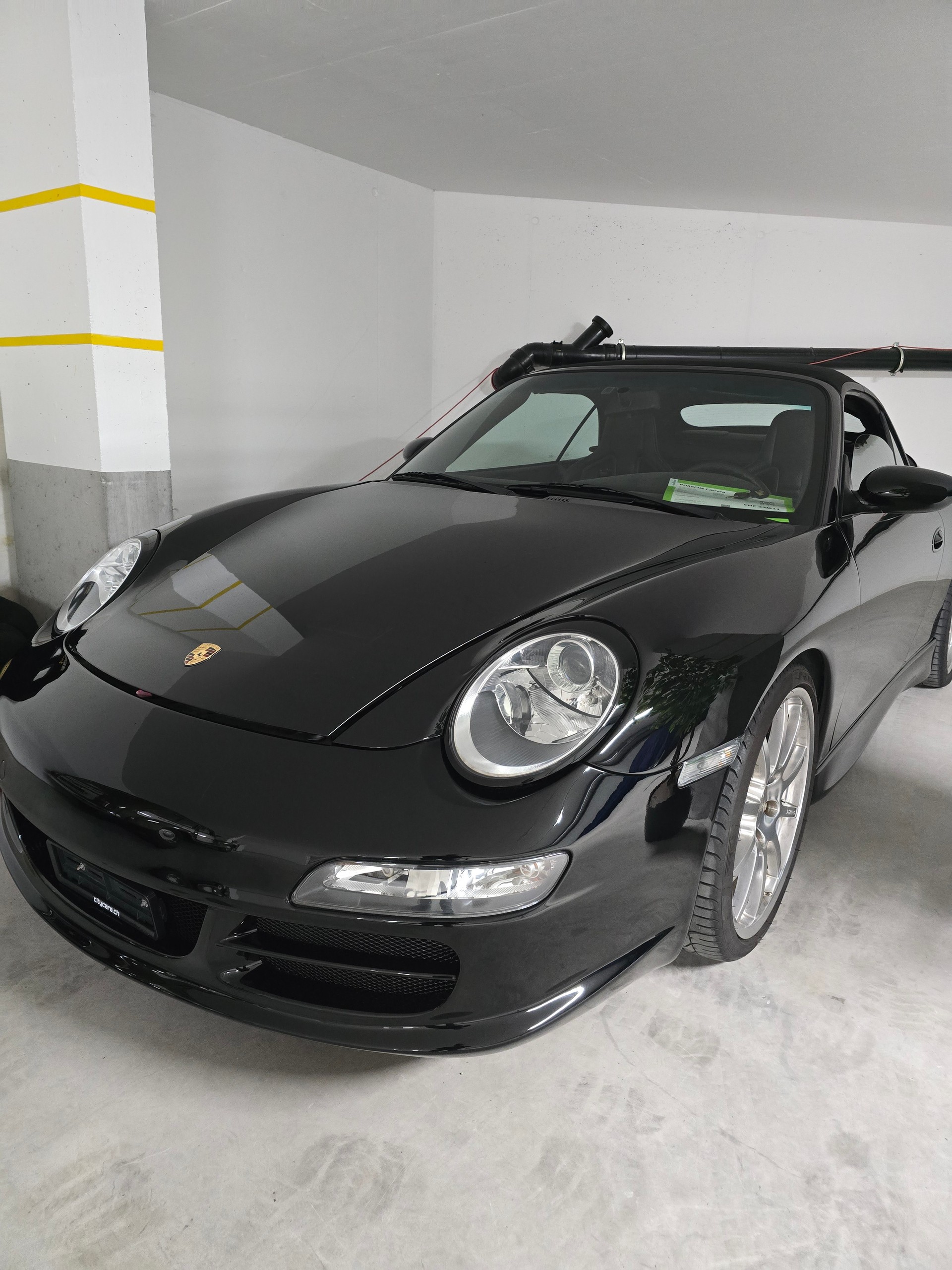 PORSCHE Carrera-image-2